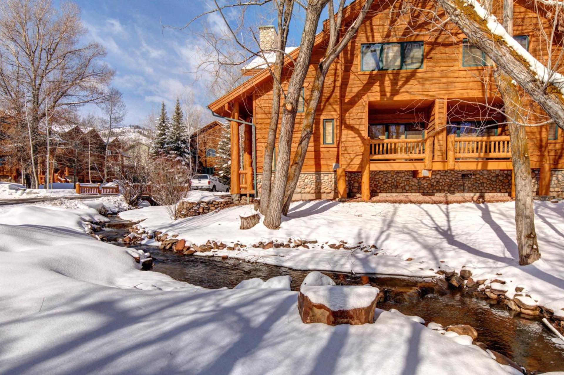 KBM Resorts Timber Wolf Lodge Walk to Canyons Cabriolet Fireplace BBQ Aspens and Creek Parking TWL-12c view 3