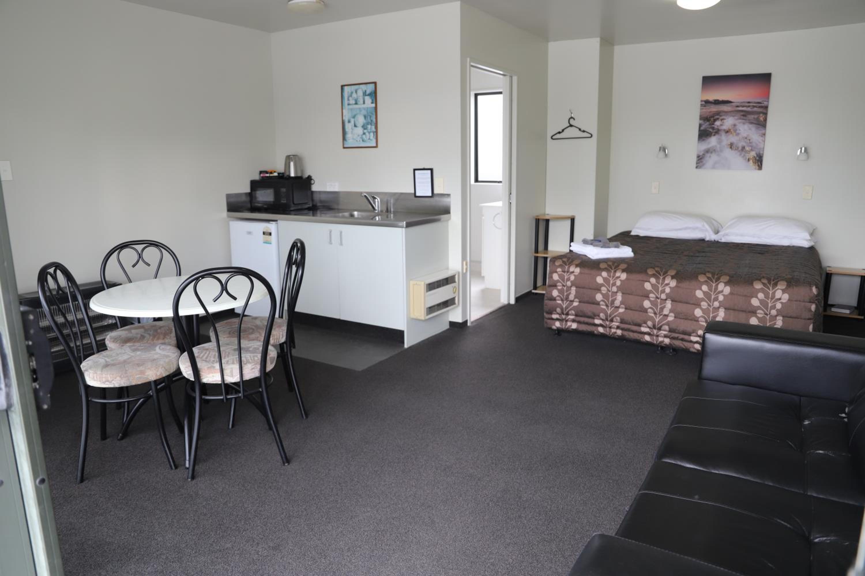 Sierra Beachfront Motel