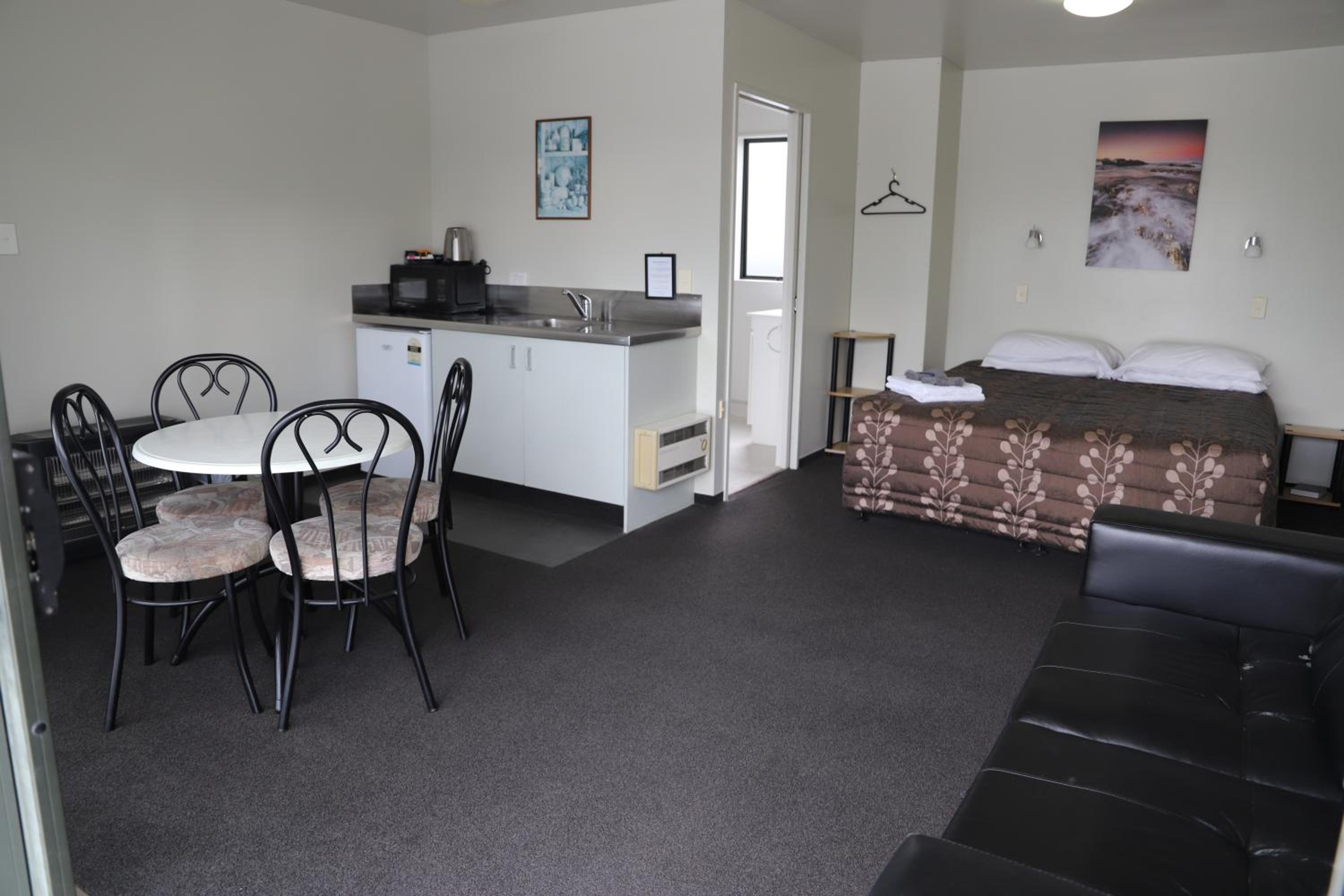 Sierra Beachfront Motel