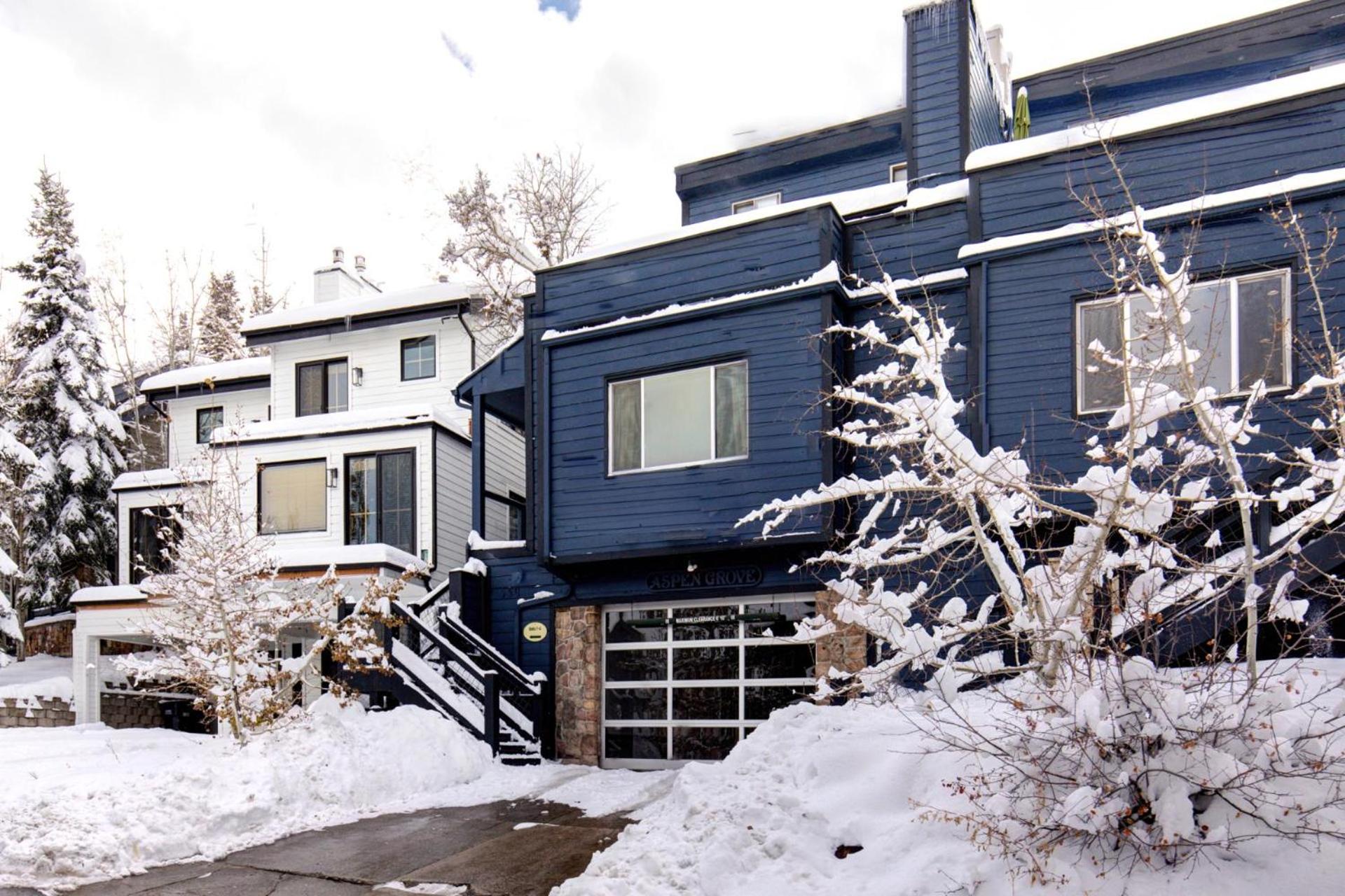 Aspen Grove Between Deer Valley and Main St, Awesome views with a Hot Tub, AC for summer AGC-8 by KBM view 2