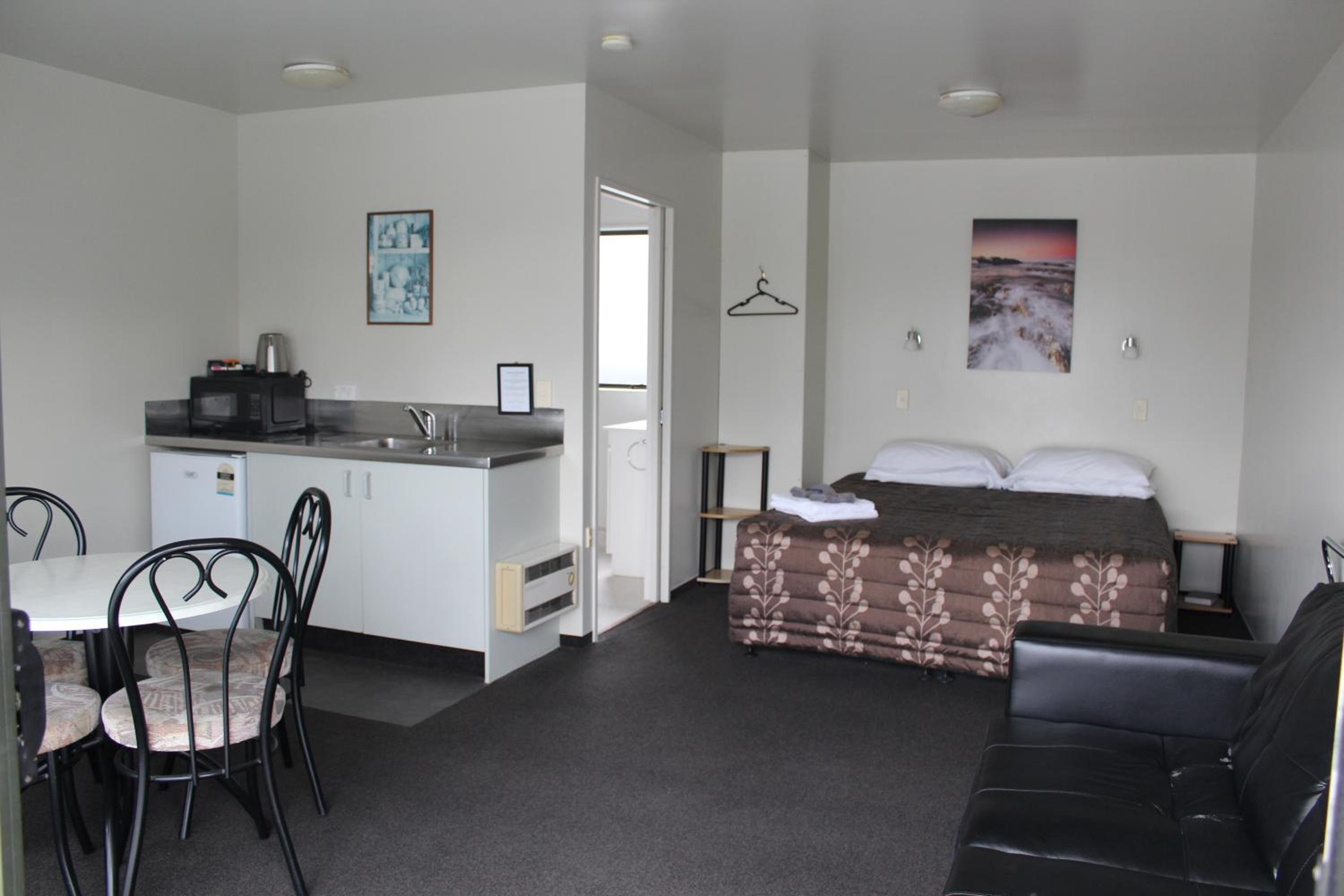 Sierra Beachfront Motel
