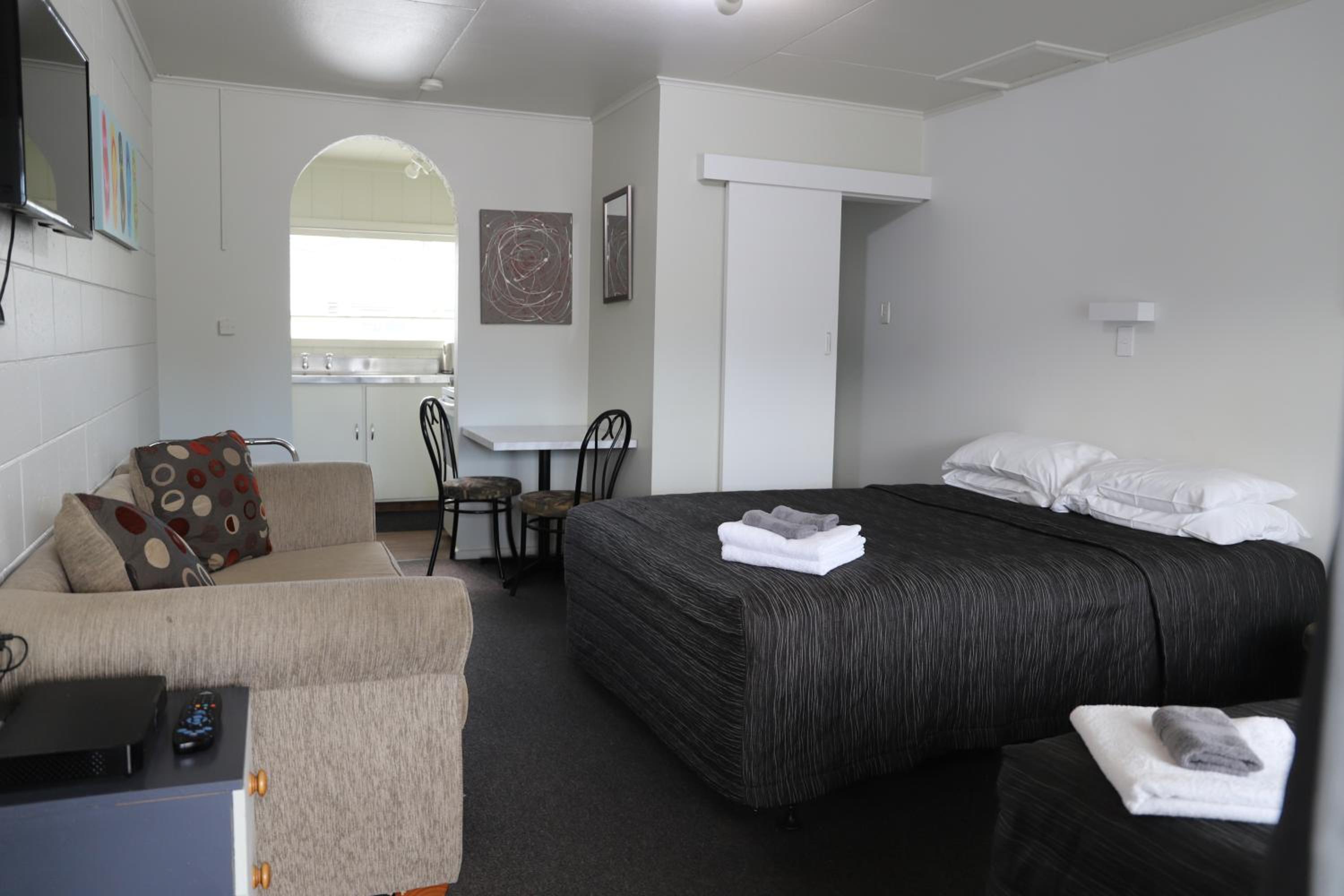 Sierra Beachfront Motel