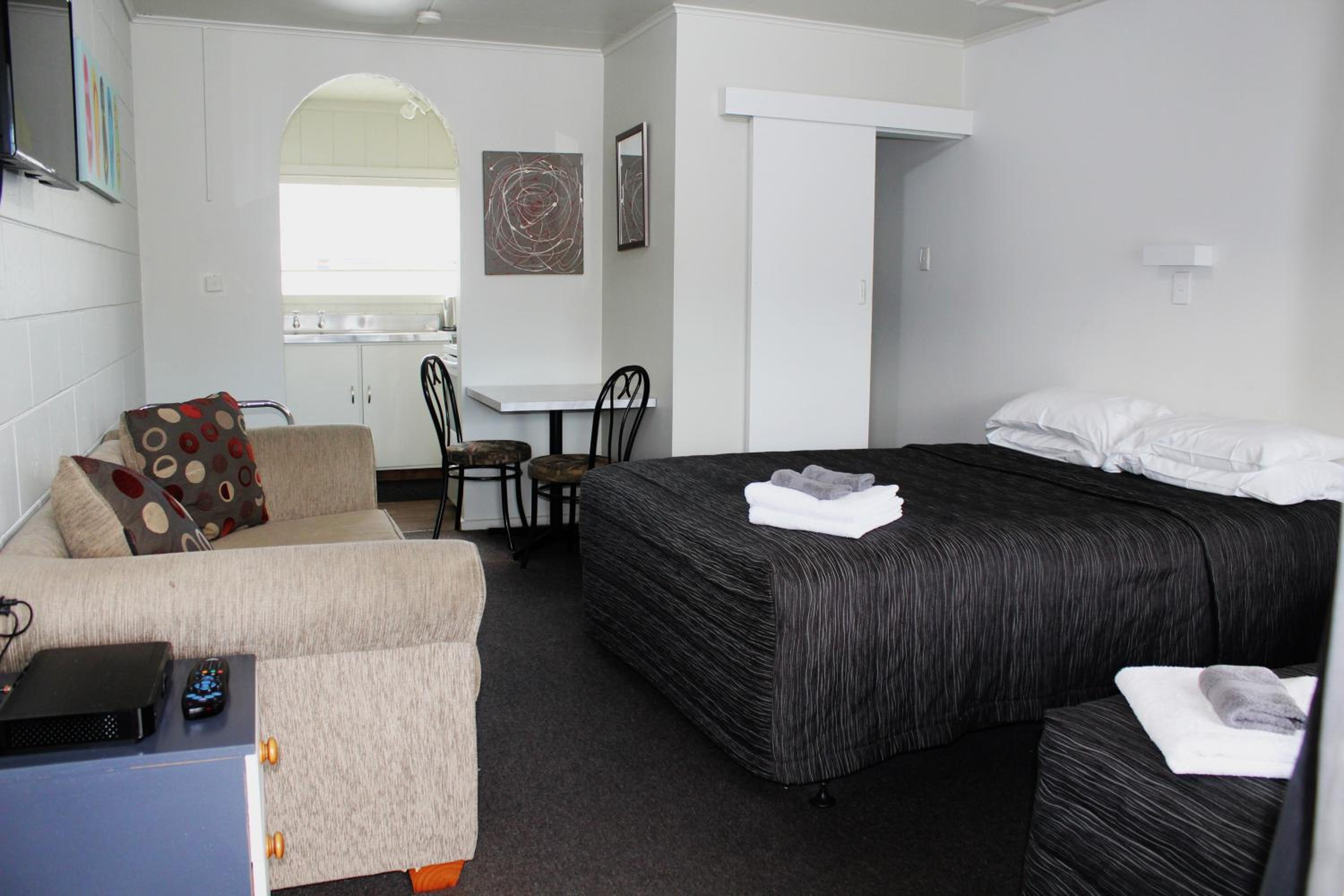 Sierra Beachfront Motel