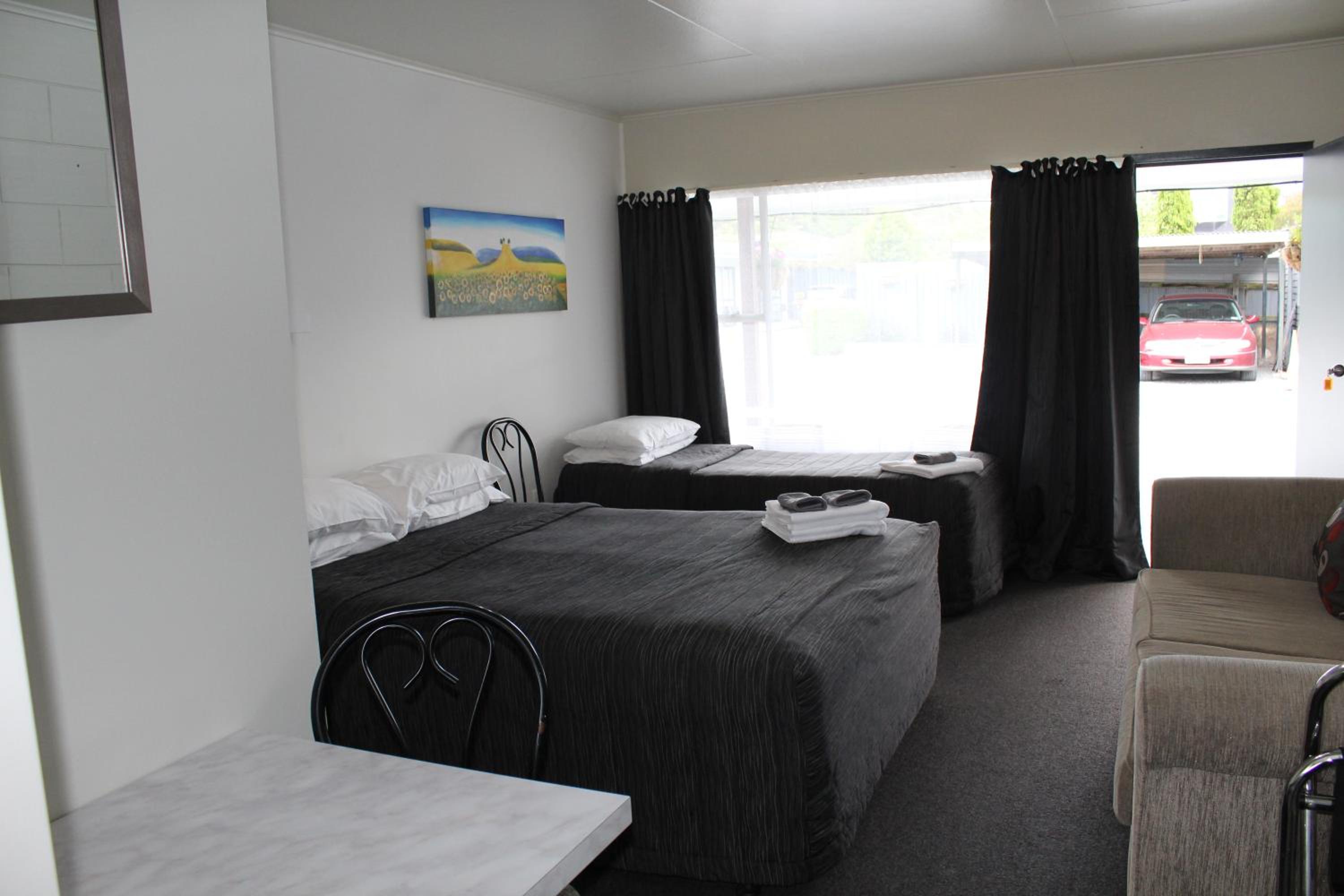 Sierra Beachfront Motel