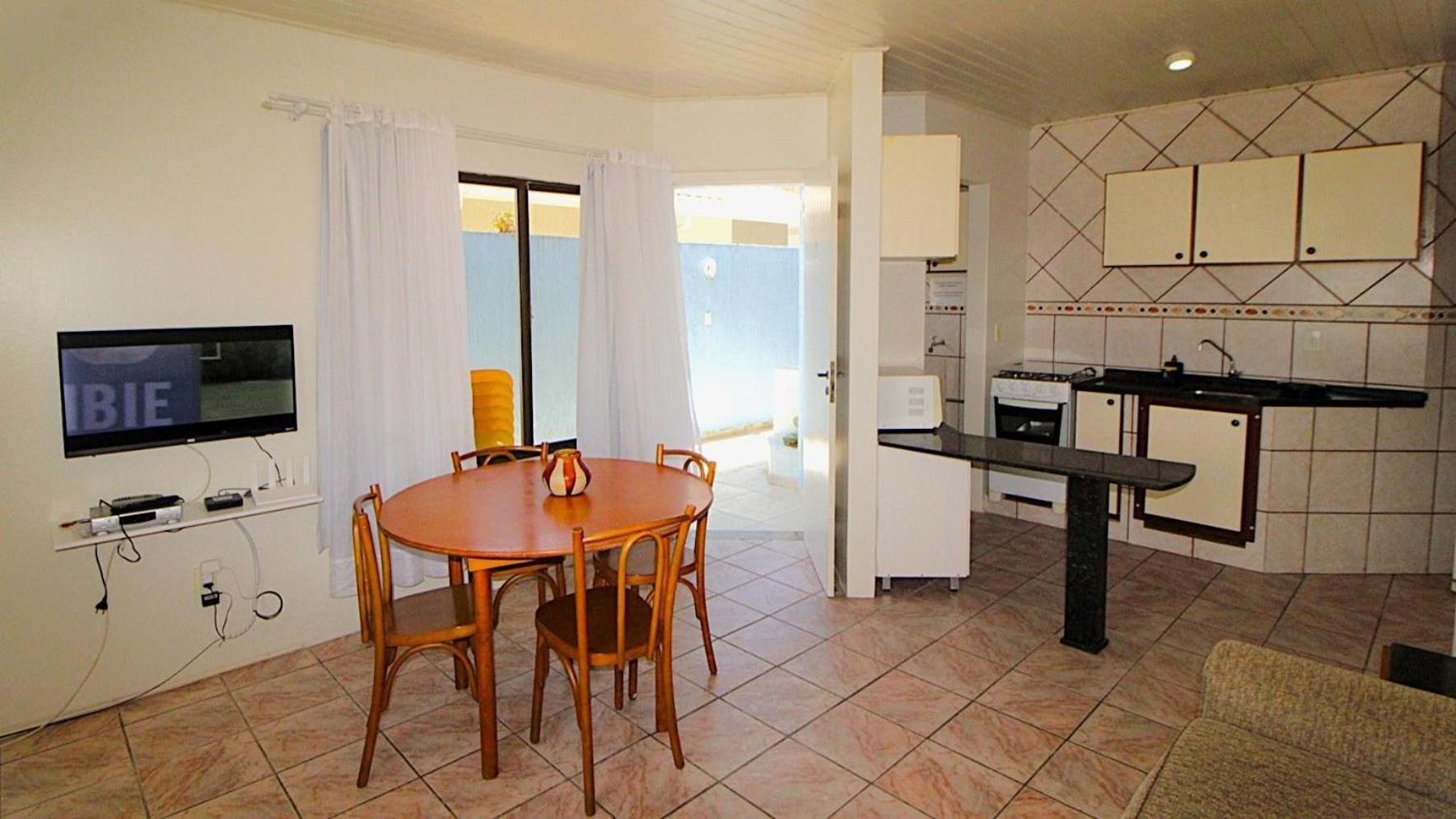1019 Apartamento de um dormitório na quadra do mar