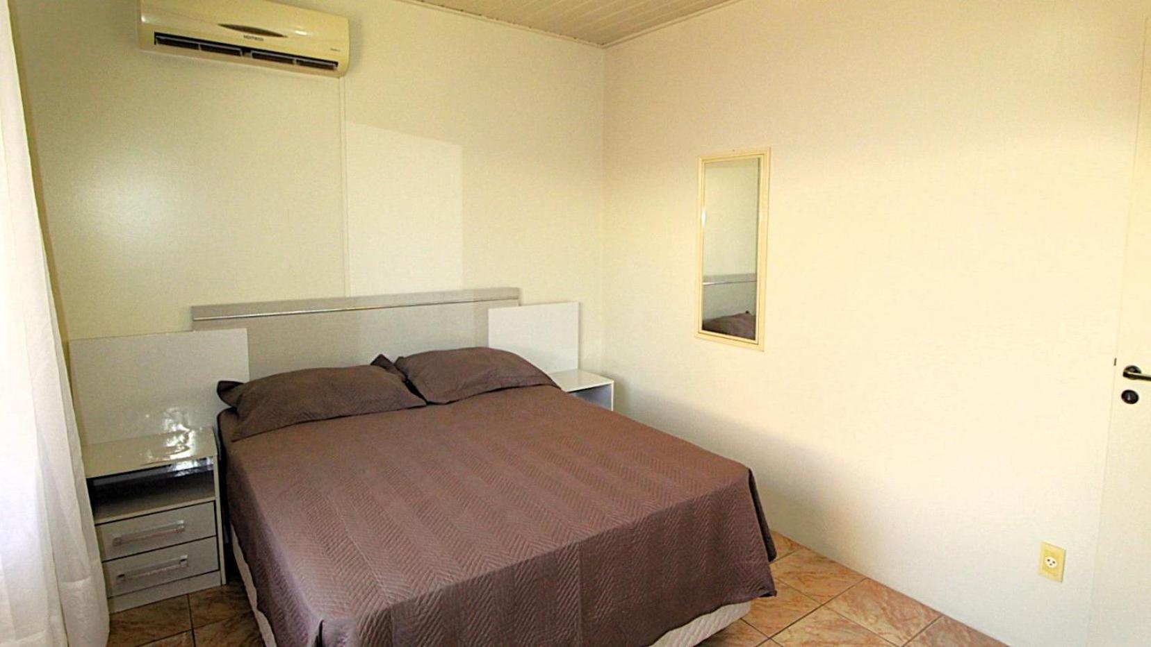 1019 Apartamento de um dormitório na quadra do mar