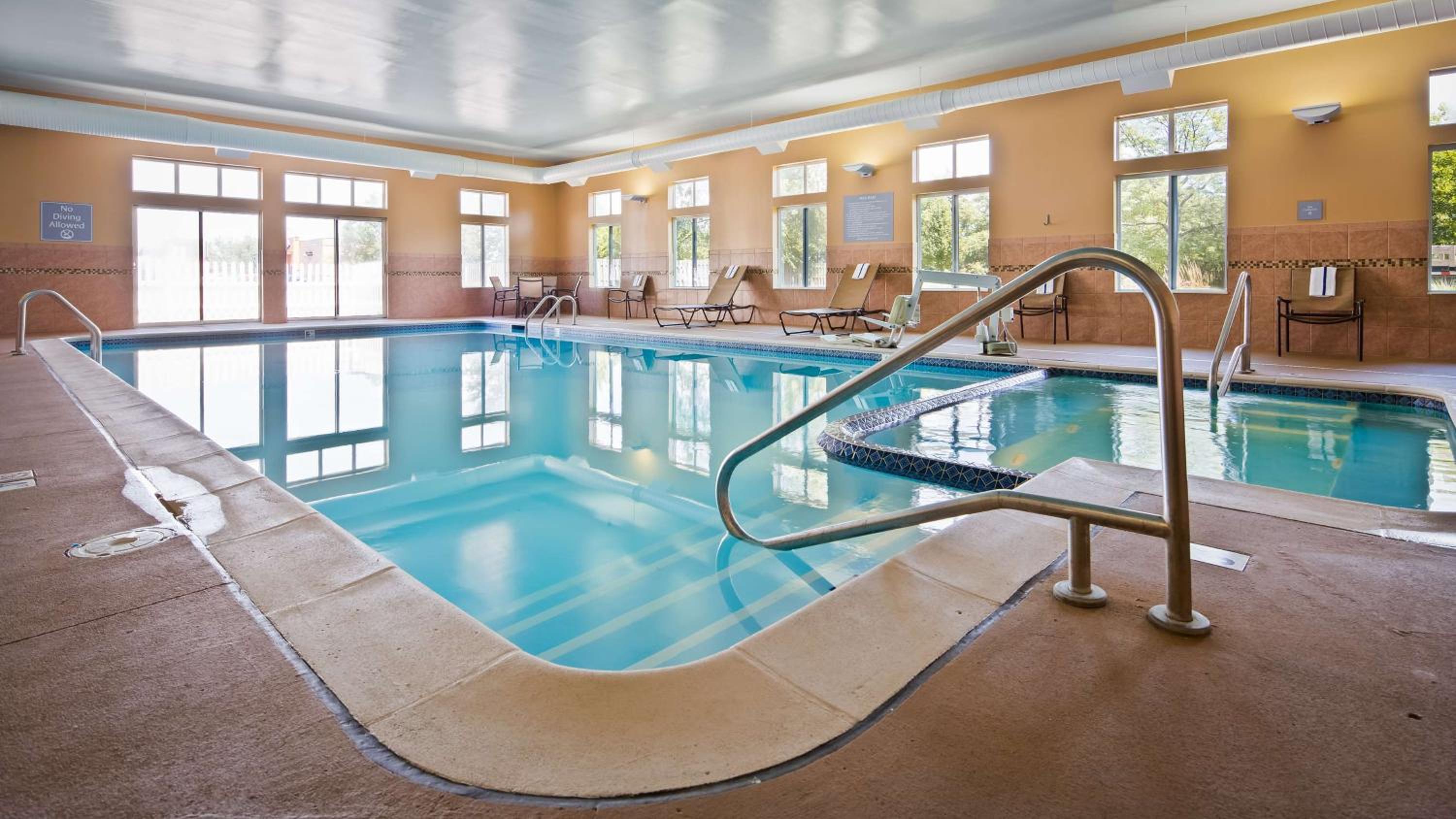 Coldwater Vacations - Best Western Plus Coldwater Hotel - Property Image 3