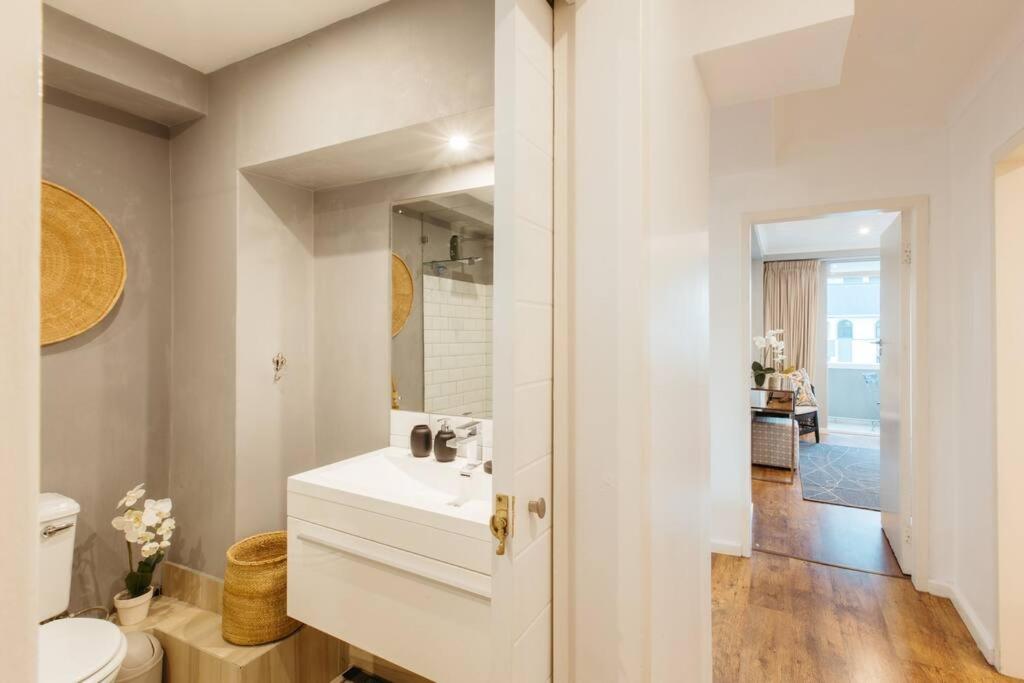Elegant Apartment with Parking