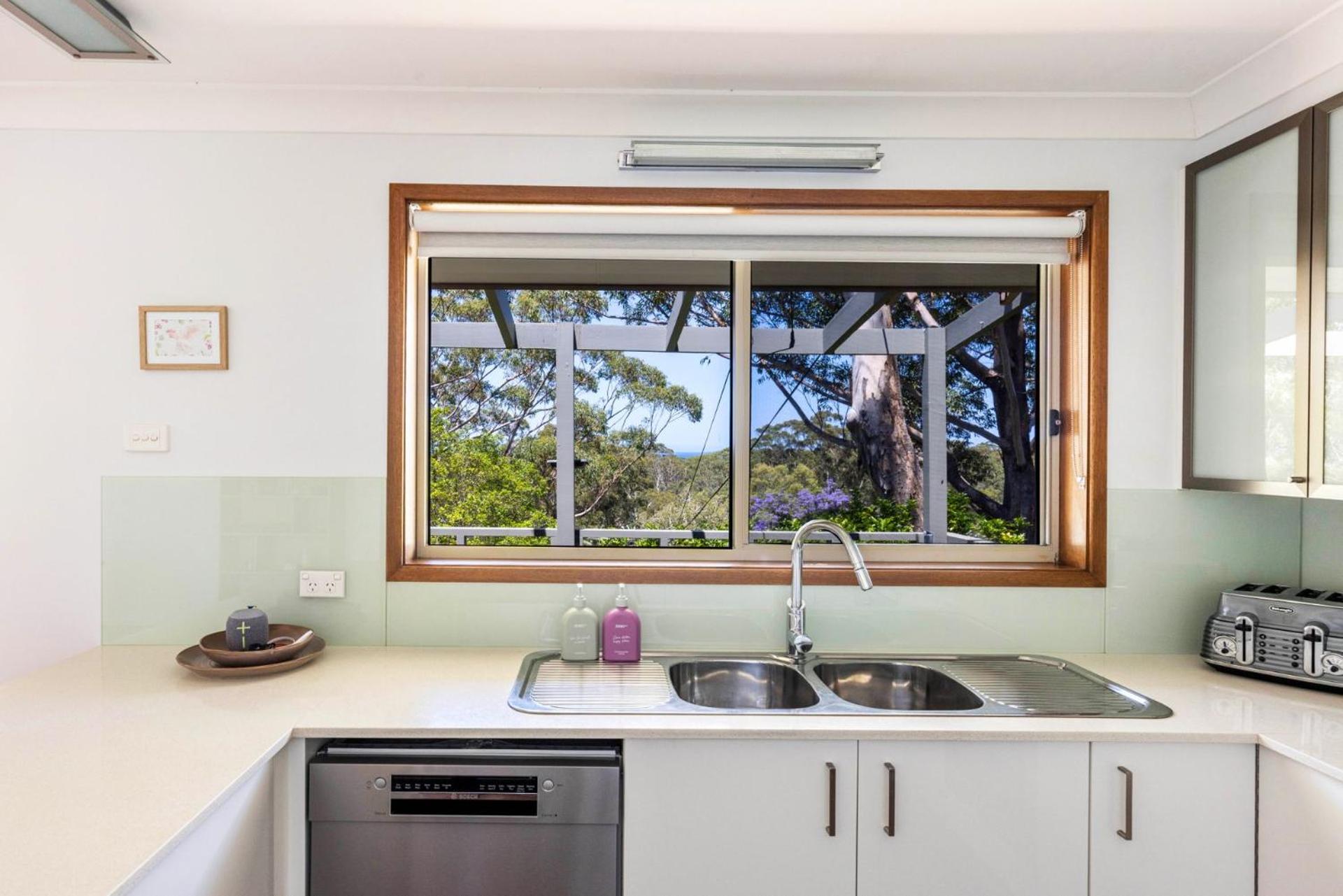 Blenheim Hideaway - 5 Mins Walk to Beach