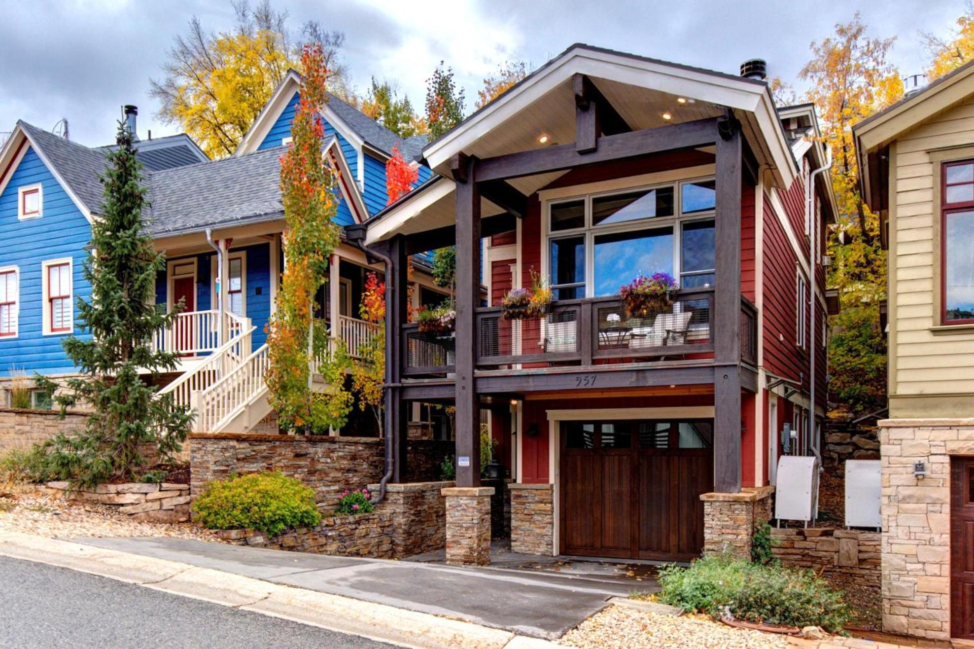 KBM Resorts Luxurious Private Home Easy Walk to Old Town with 2 Family Rooms and BBQ PWS-957 view 4