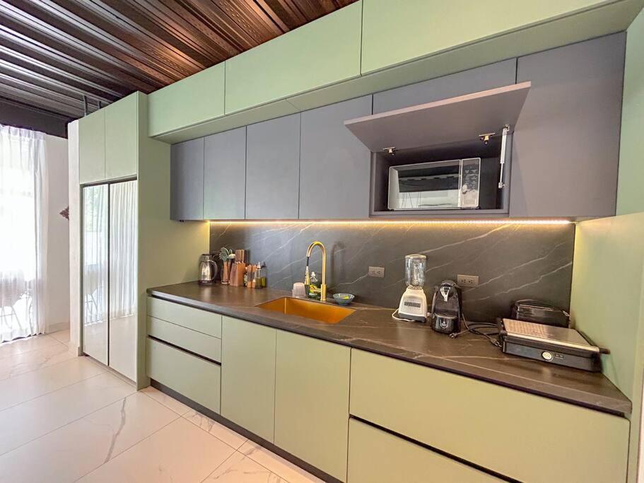 Villa Rizo - Luxury Villa in Santa Teresa Beach