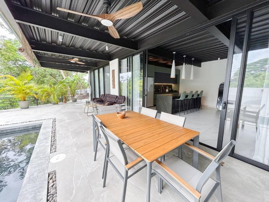 Villa Rizo - Luxury Villa in Santa Teresa Beach