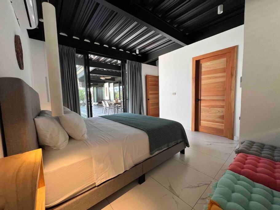 Villa Rizo - Luxury Villa in Santa Teresa Beach