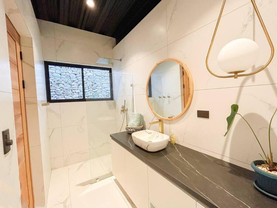 Villa Rizo - Luxury Villa in Santa Teresa Beach
