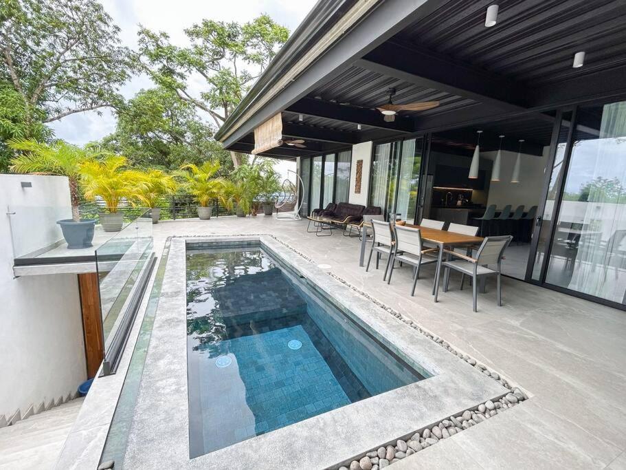 Villa Rizo - Luxury Villa in Santa Teresa Beach