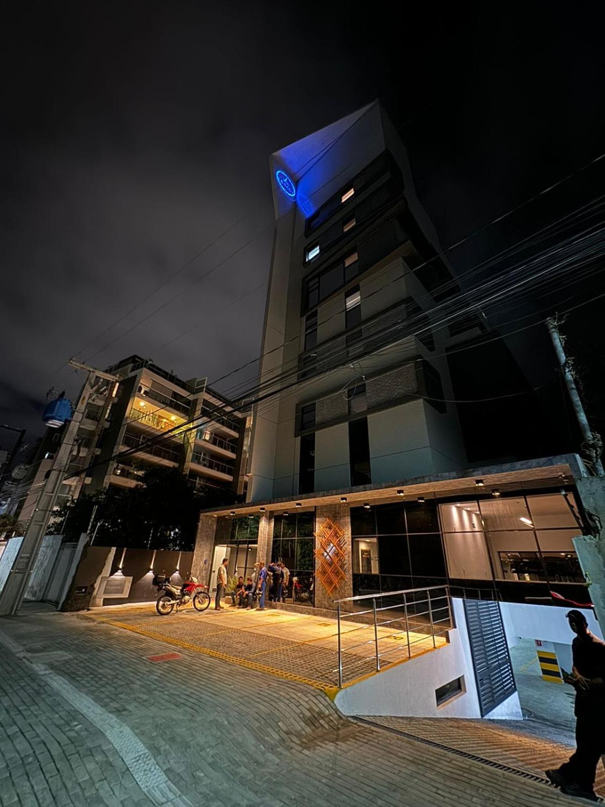 Flat em bairro nobre e próximo à praia
