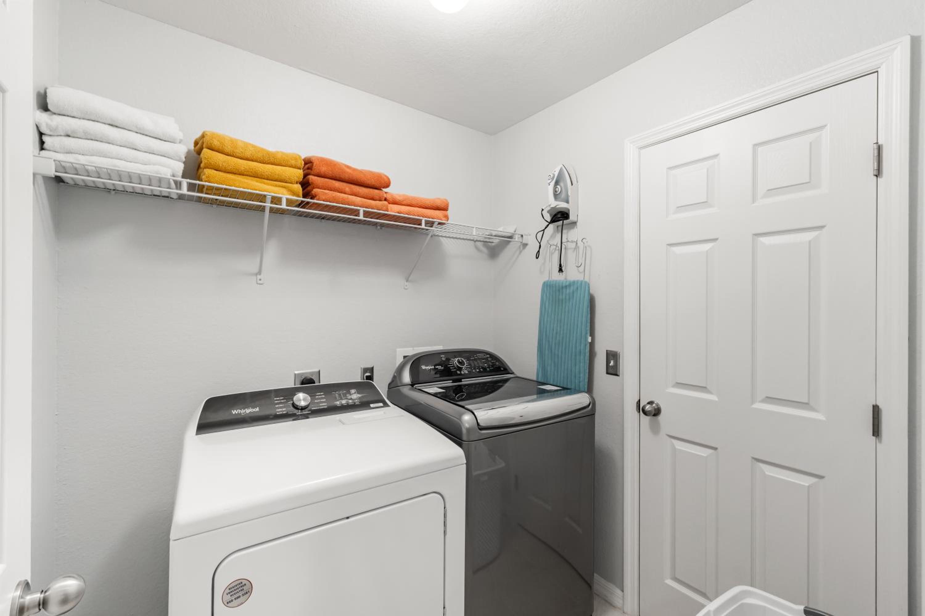 12 Min to Disney Heated Pool Family-Friendly BBQ Game Room & Sleeps 16 Guests