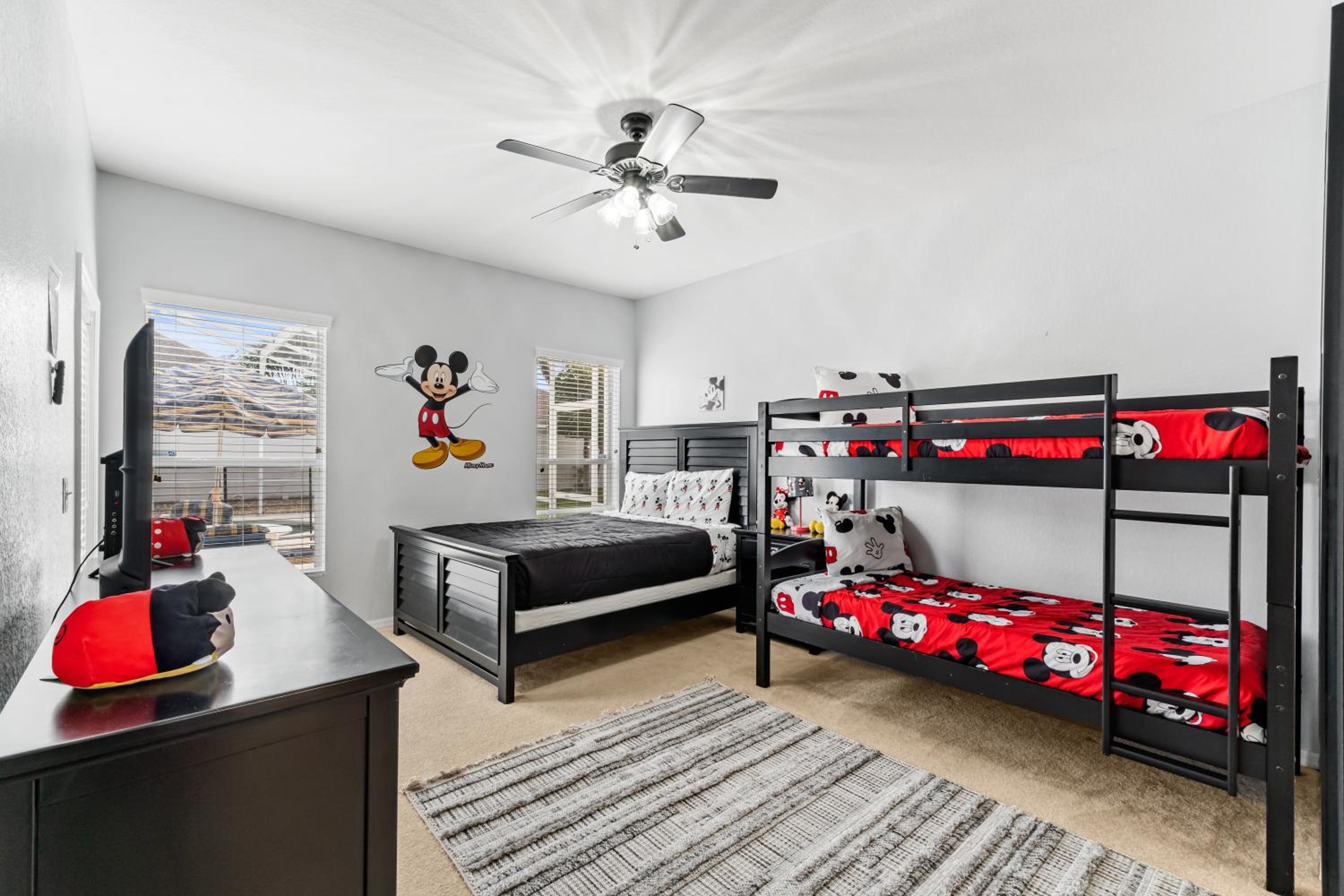 12 Min to Disney Heated Pool Family-Friendly BBQ Game Room & Sleeps 16 Guests