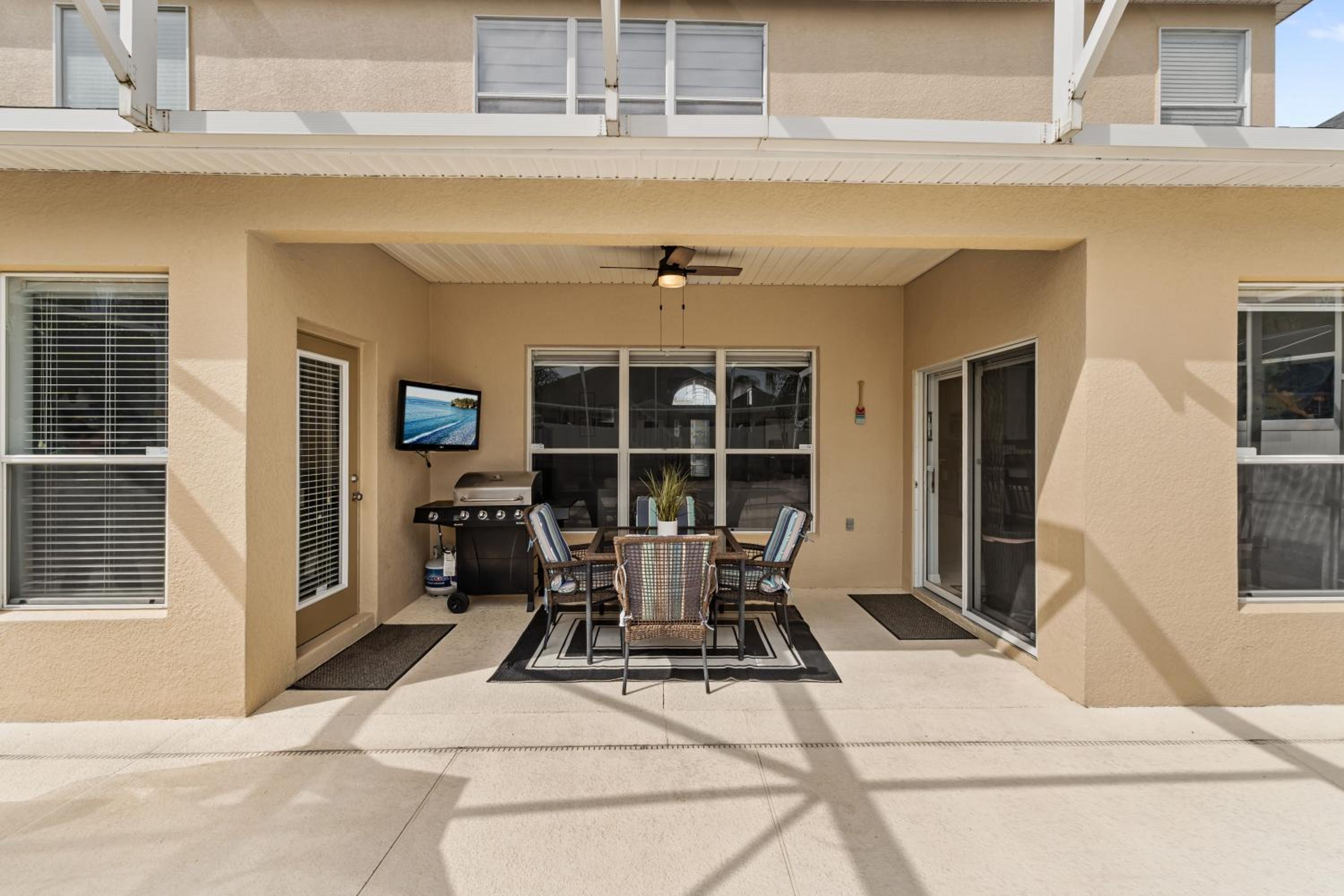 12 Min to Disney Heated Pool Family-Friendly BBQ Game Room & Sleeps 16 Guests