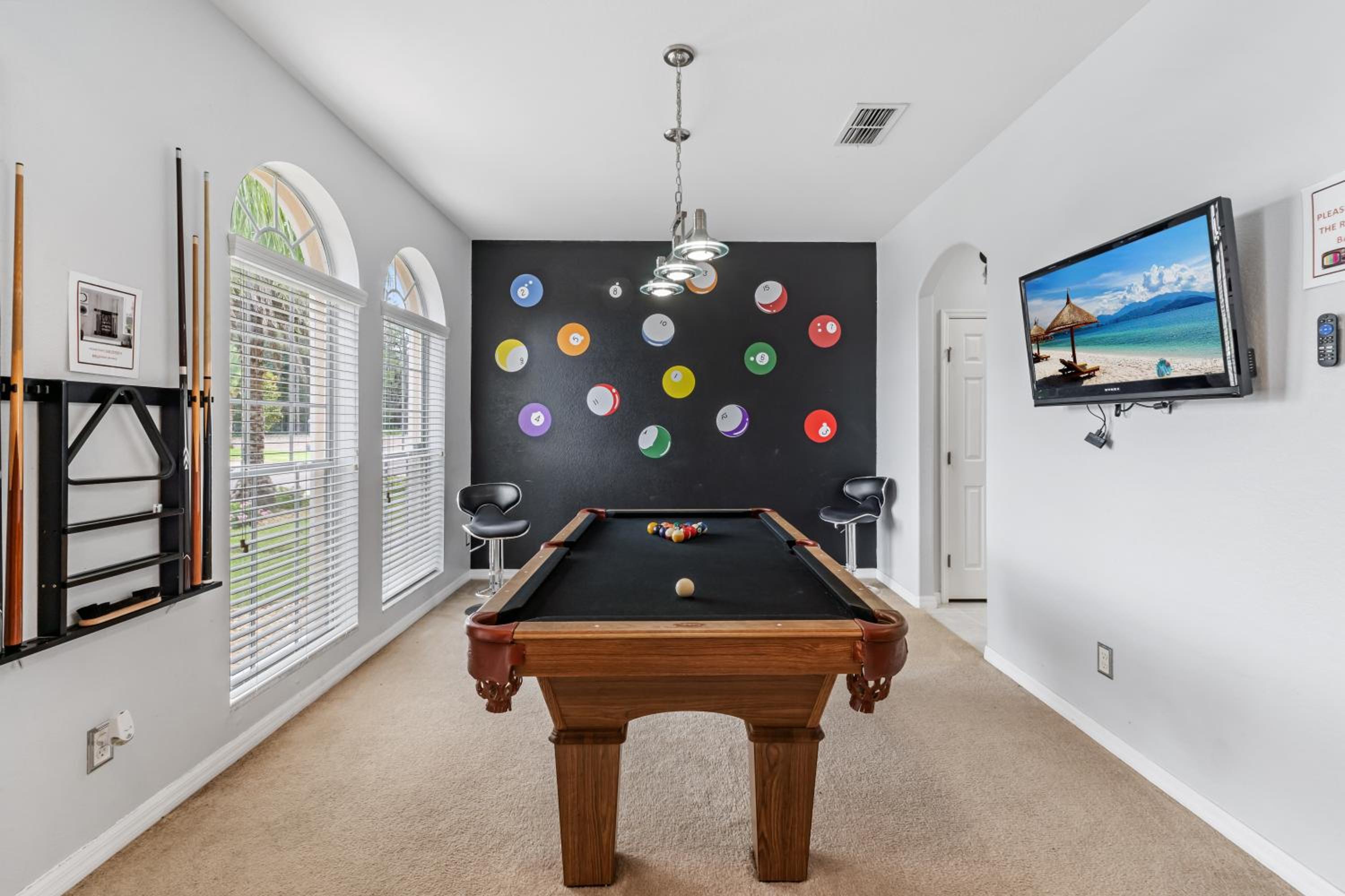 12 Min to Disney Heated Pool Family-Friendly BBQ Game Room & Sleeps 16 Guests
