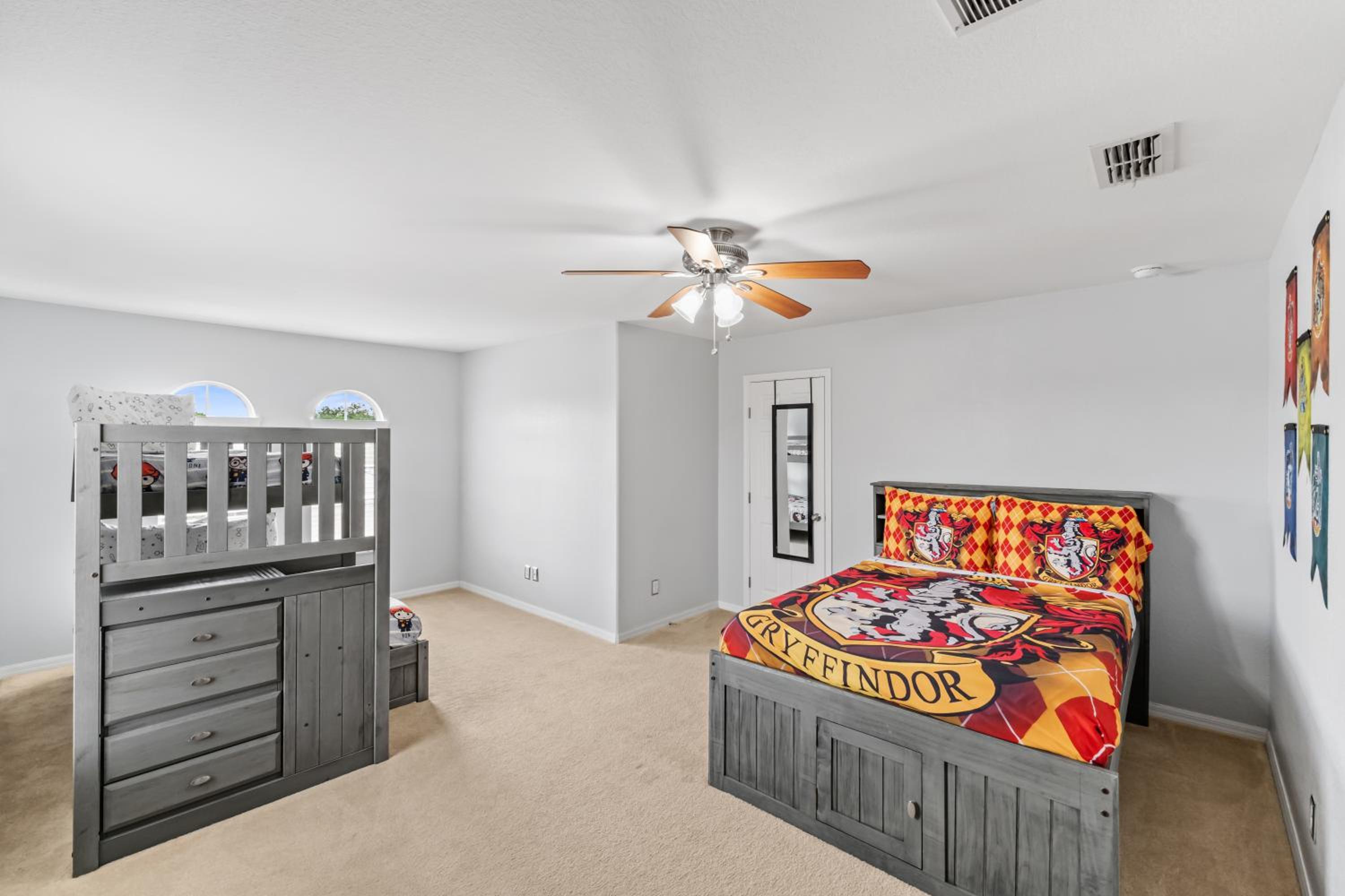 12 Min to Disney Heated Pool Family-Friendly BBQ Game Room & Sleeps 16 Guests