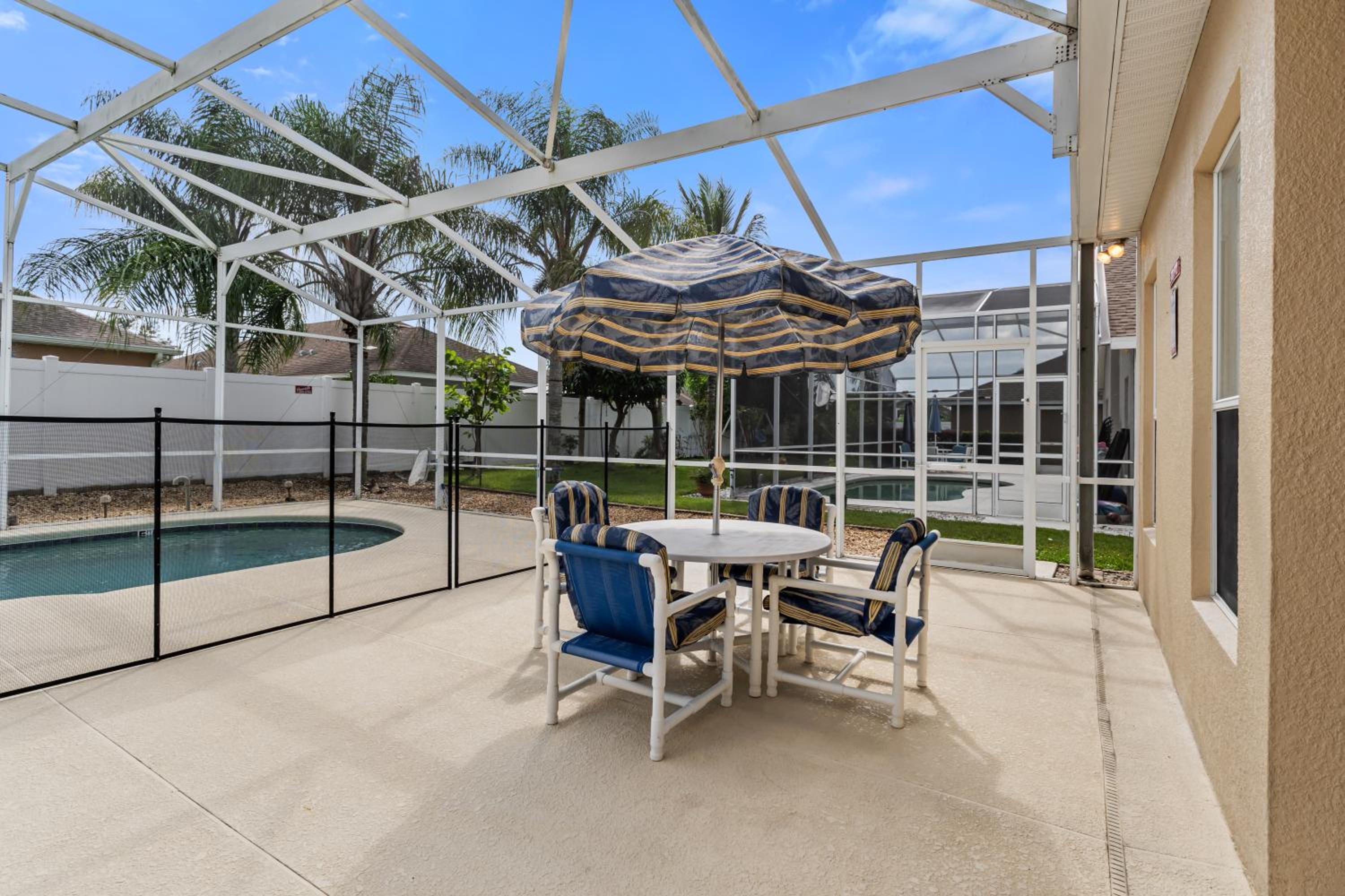 12 Min to Disney Heated Pool Family-Friendly BBQ Game Room & Sleeps 16 Guests