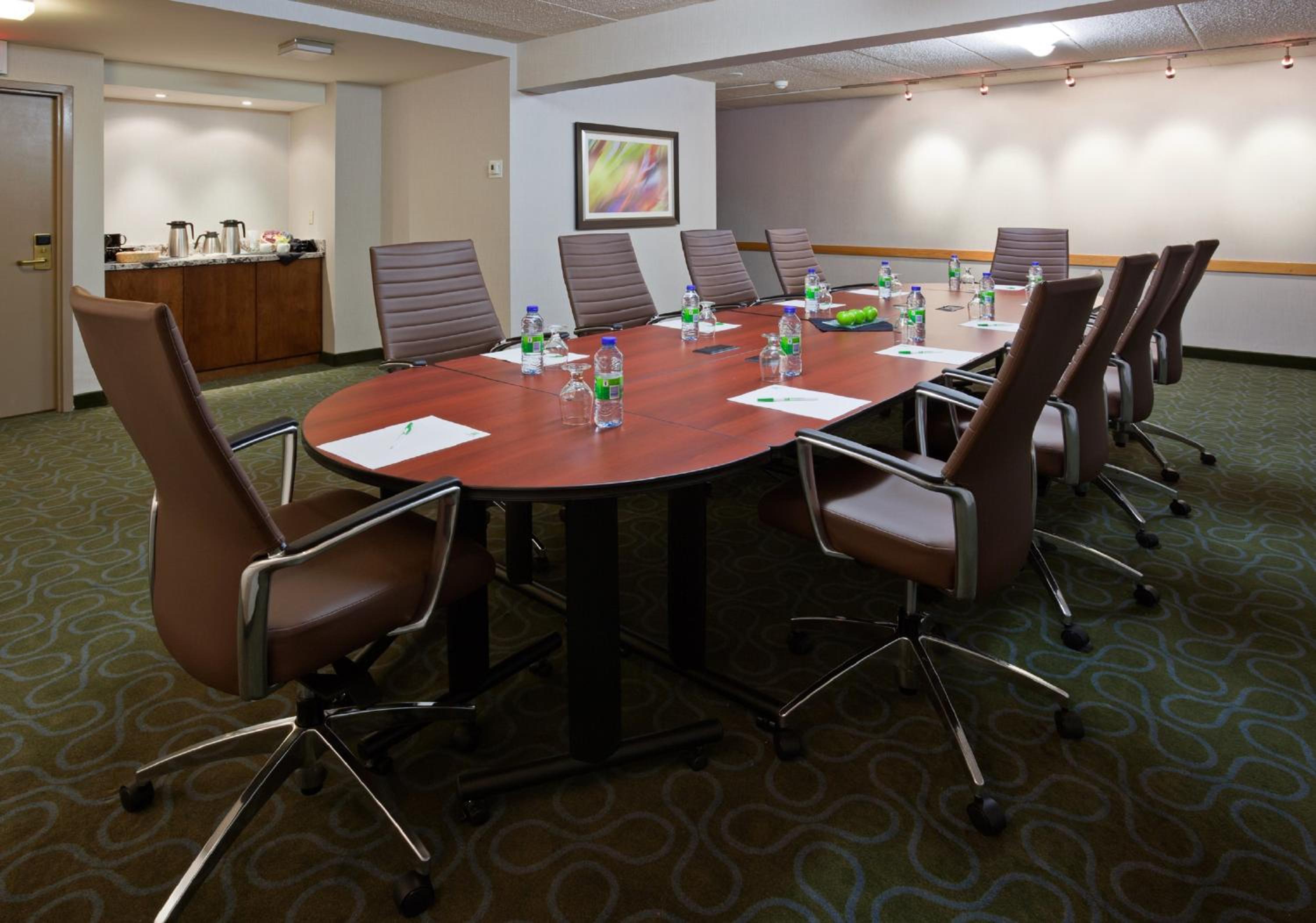 Toronto Vacations - Holiday Inn Burlington Hotel  Conference Centre, an IHG Hotel - Property Image 5