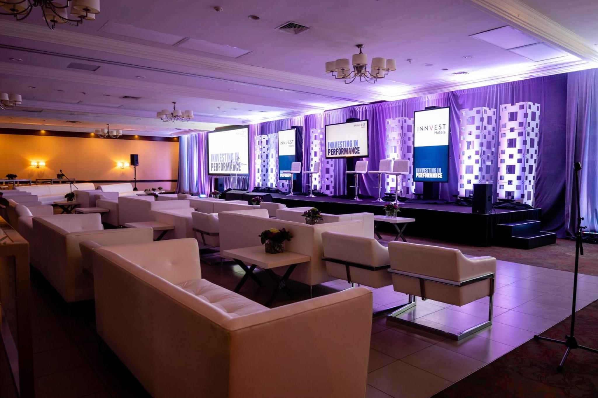 Toronto Vacations - Holiday Inn Burlington Hotel  Conference Centre, an IHG Hotel - Property Image 3