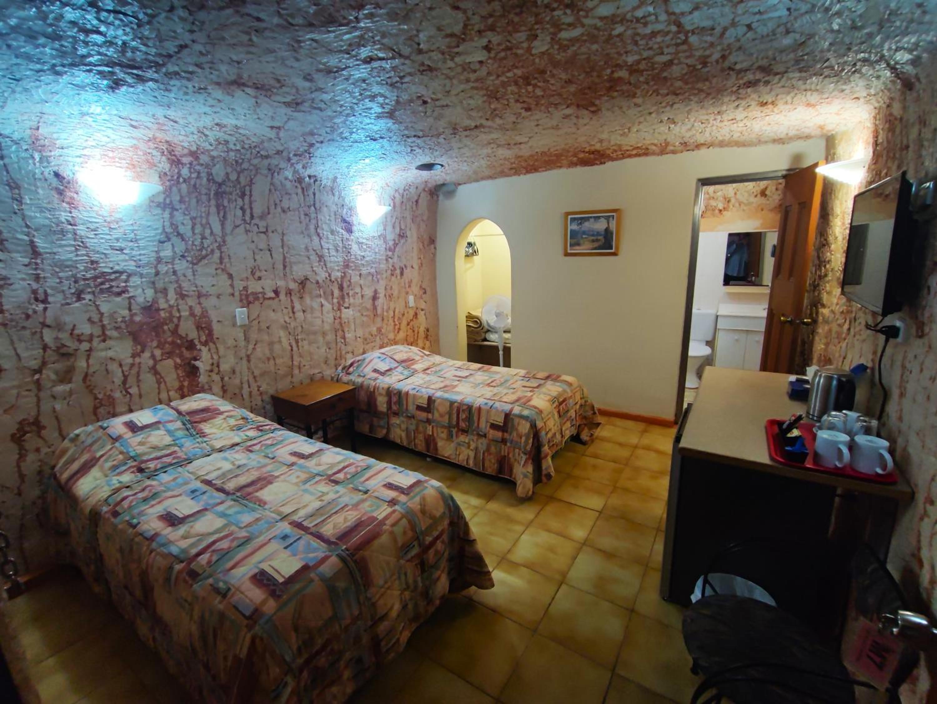 Radeka Downunder Underground Motel