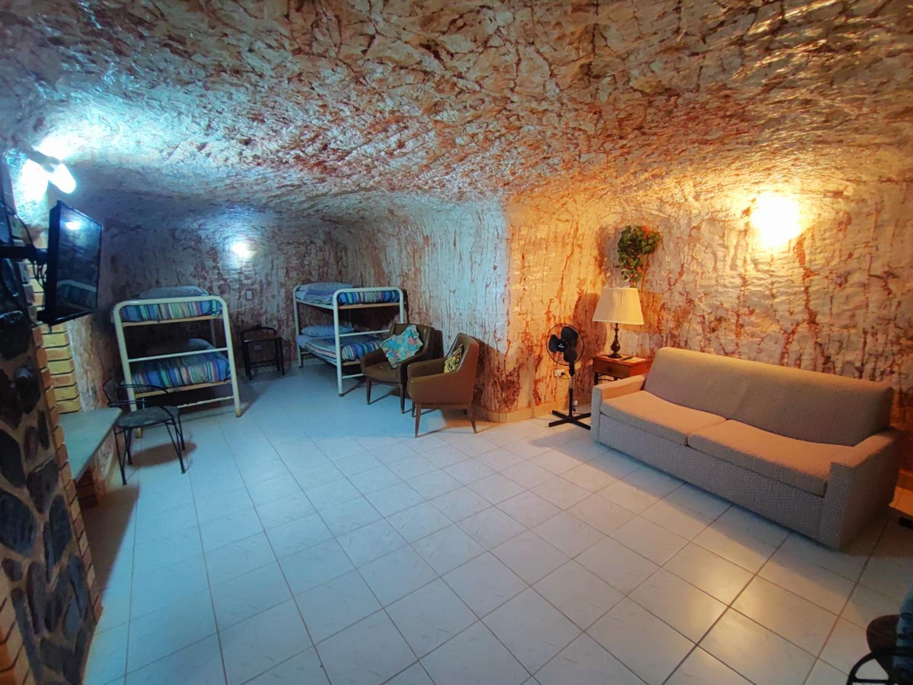 Radeka Downunder Underground Motel