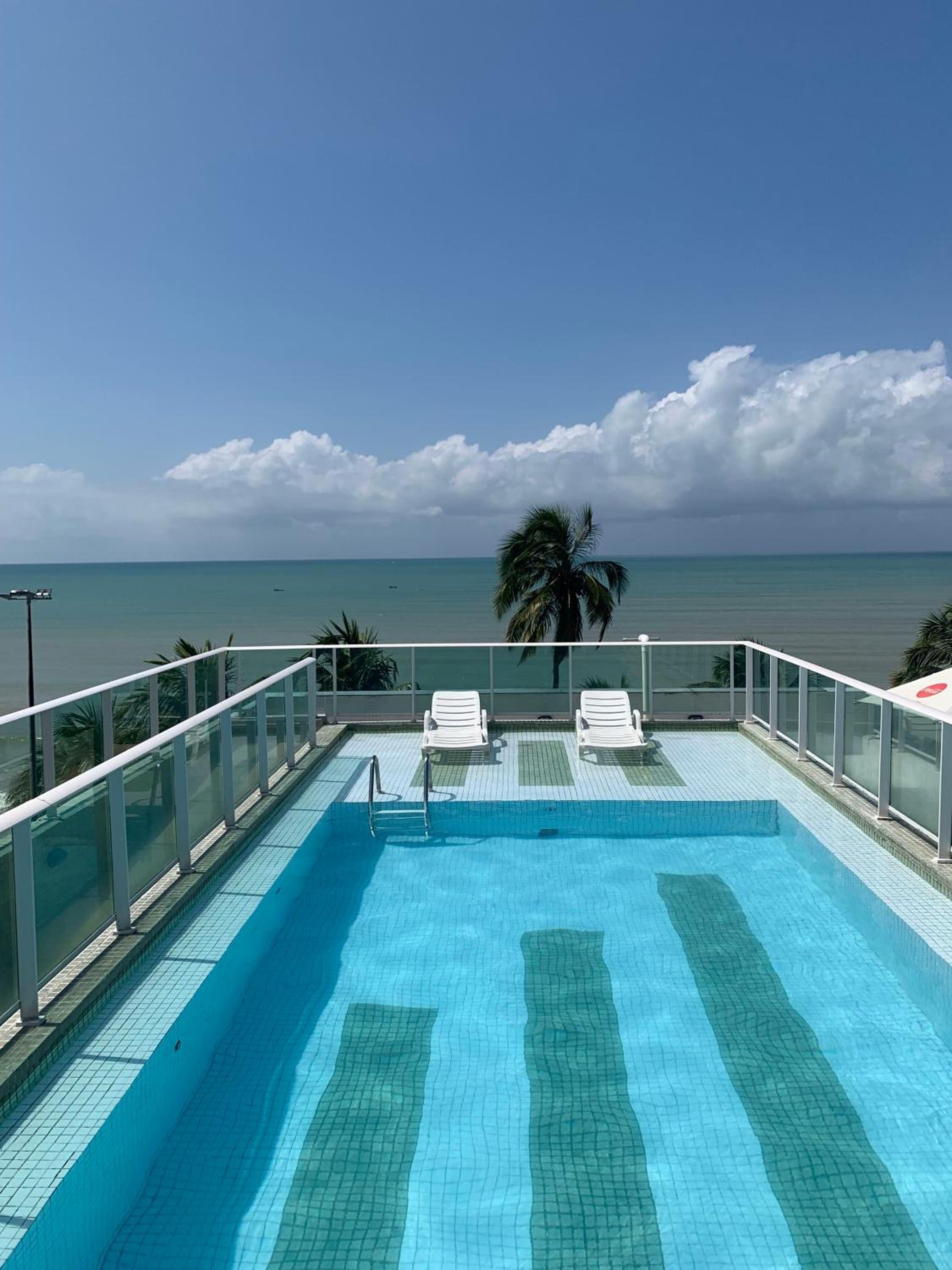 Melhores Flats - Maravilhosa varanda frente ao mar