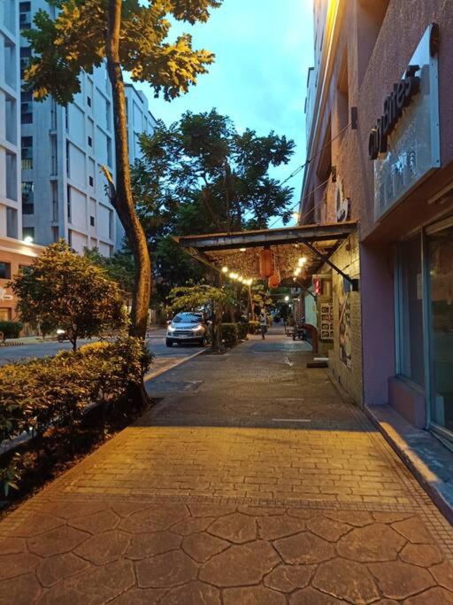 Home Away From Home near Edsa view 4