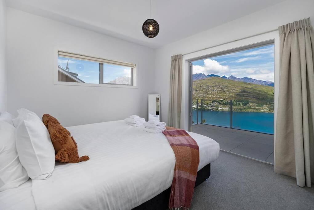 Stunning View on Woodlands view 5