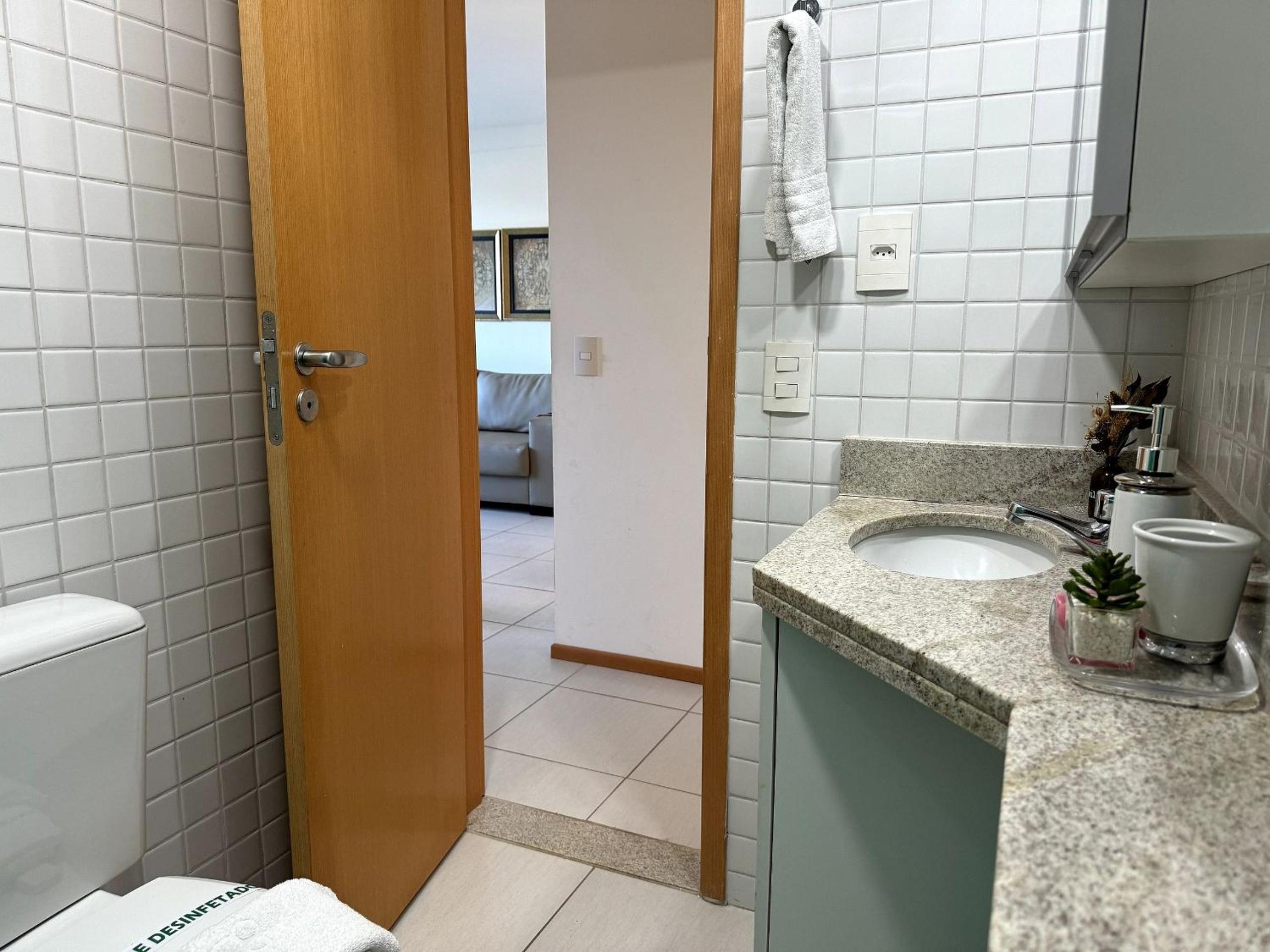 Nui Supreme Beach Living Muro Alto por Brevelar