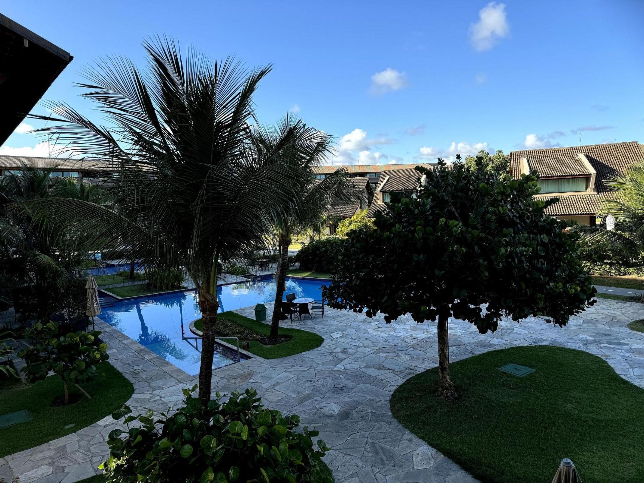 Nui Supreme Beach Living Muro Alto por Brevelar