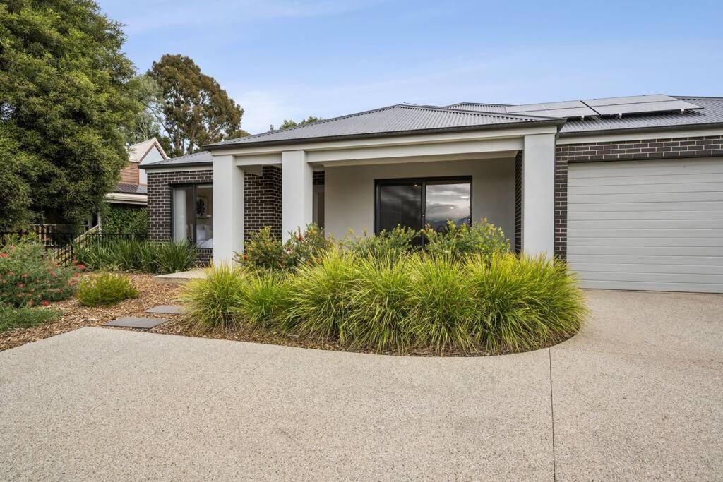 Hotel Bogong views at your doorstep! - Image 1