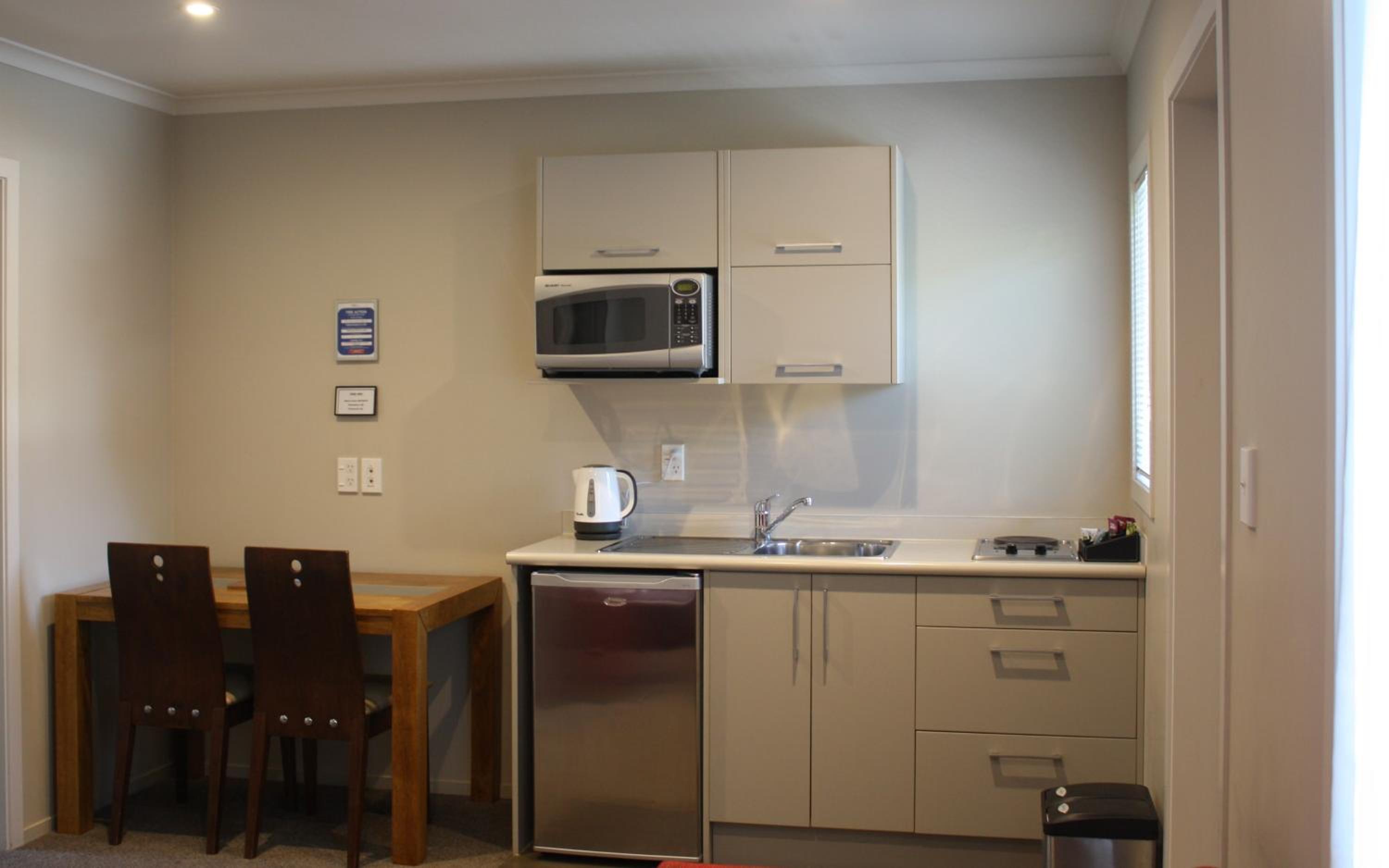 Albert Court Motor Lodge