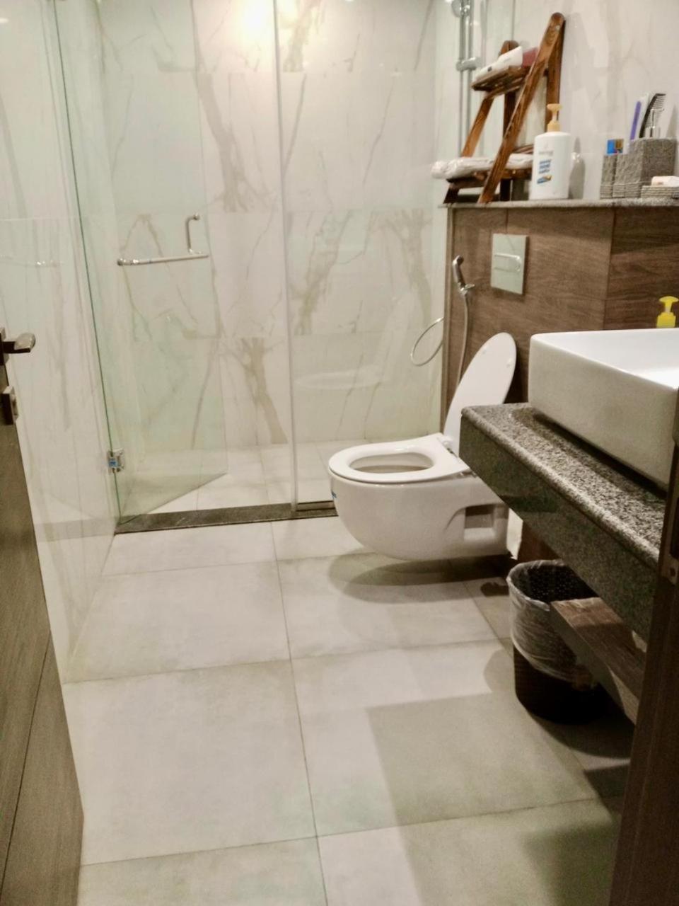 Skyrise Executive Apartments Facing Centaurus Mall Islamabad