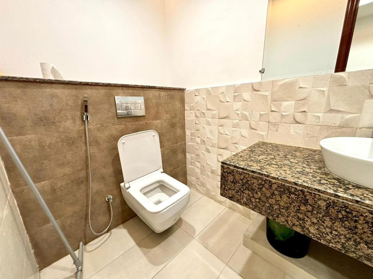 Skyrise Executive Apartments Facing Centaurus Mall Islamabad
