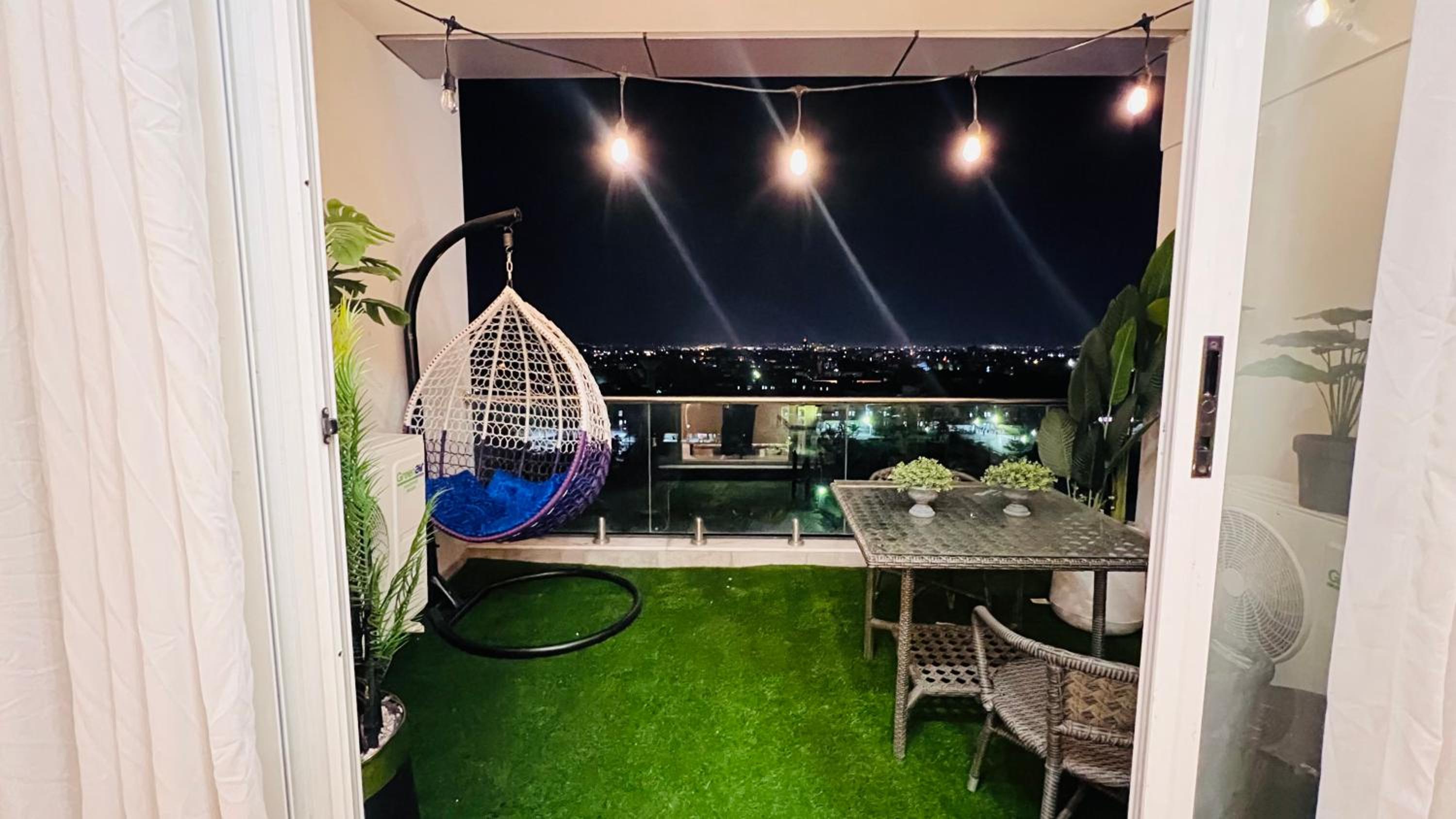 Skyrise Executive Apartments Facing Centaurus Mall Islamabad