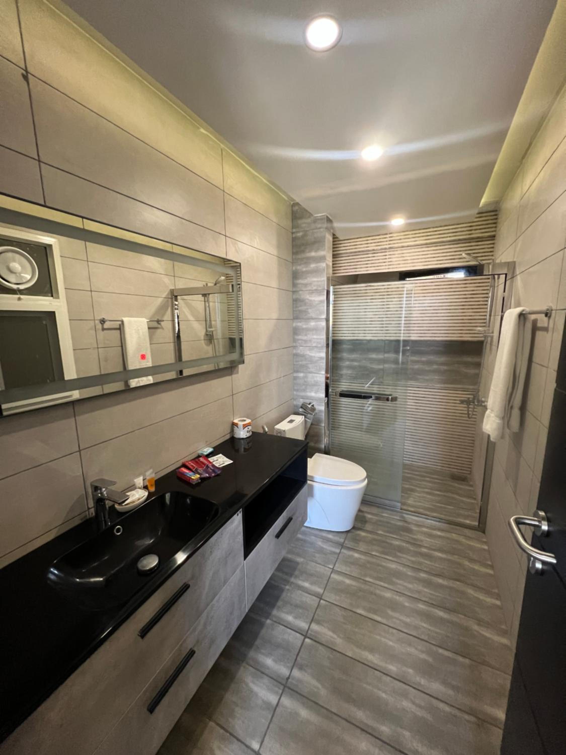Skyrise Executive Apartments Facing Centaurus Mall Islamabad