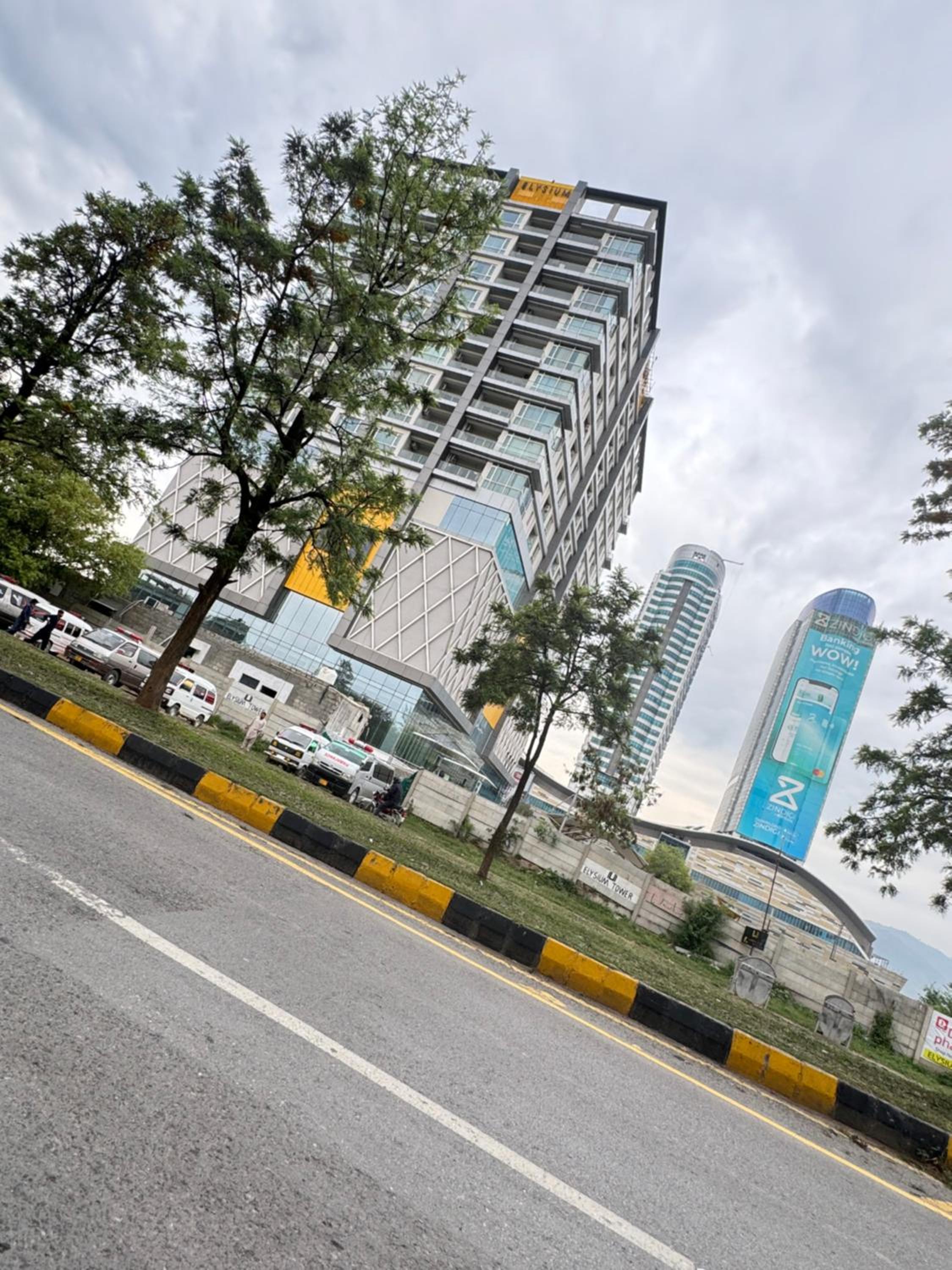 Skyrise Executive Apartments Facing Centaurus Mall Islamabad