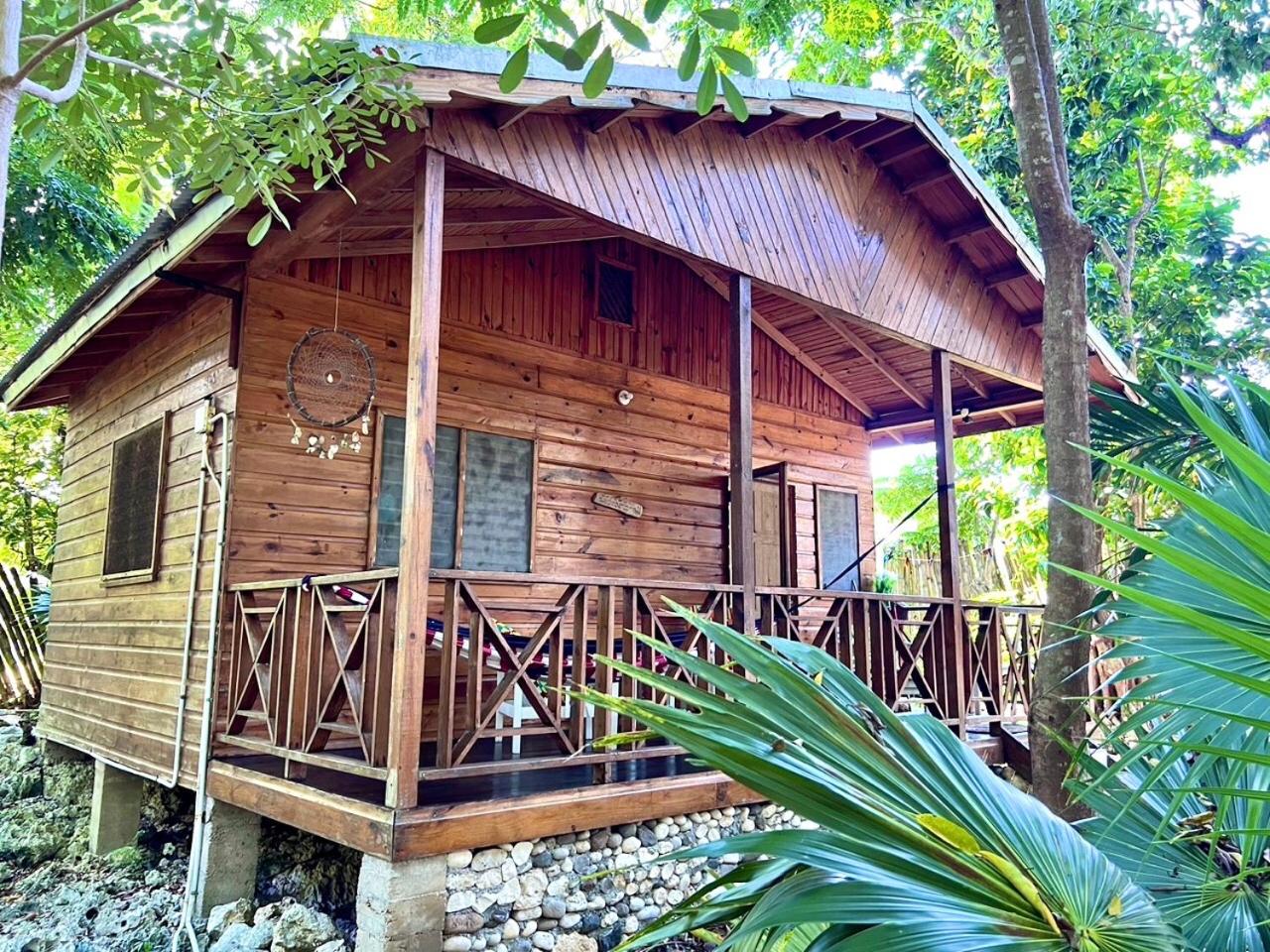 Real Jamaica - 5 Cabins right beside the sea