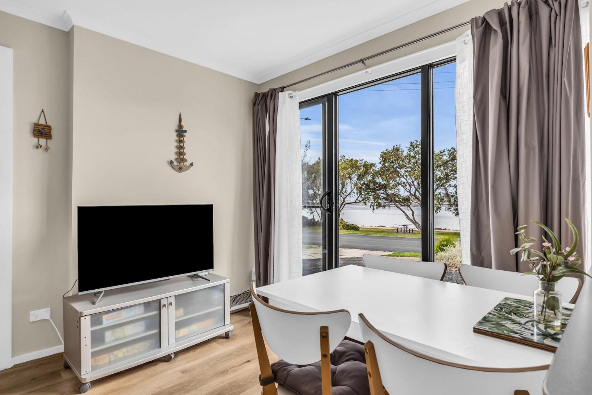 15 Beach St view 3