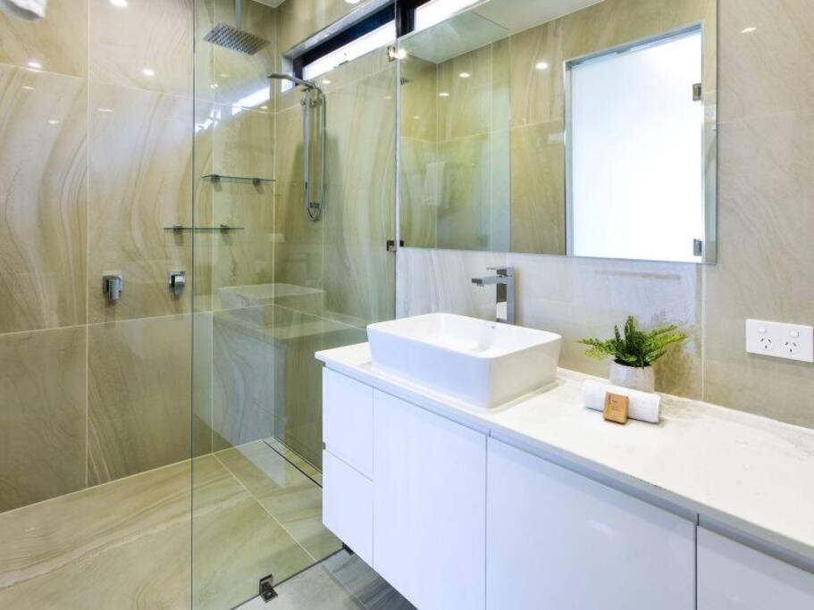 Hidden Cove 17, Hamilton Island - - free buggy included