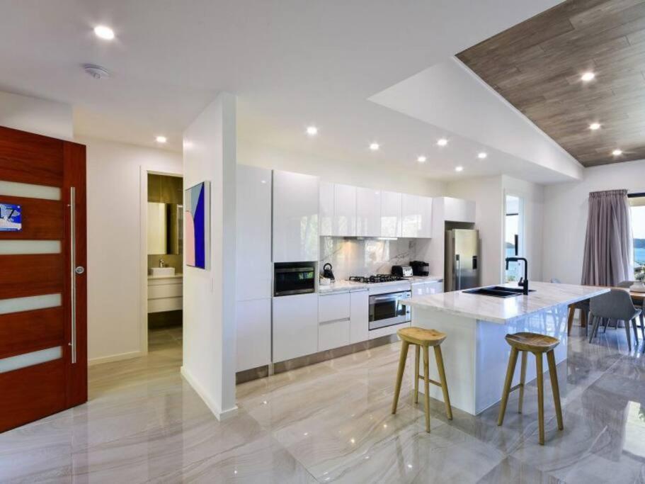 Hidden Cove 17, Hamilton Island - - free buggy included