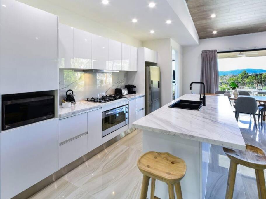 Hidden Cove 17, Hamilton Island - - free buggy included