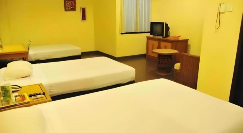 Losari Beach Hotel Makassar