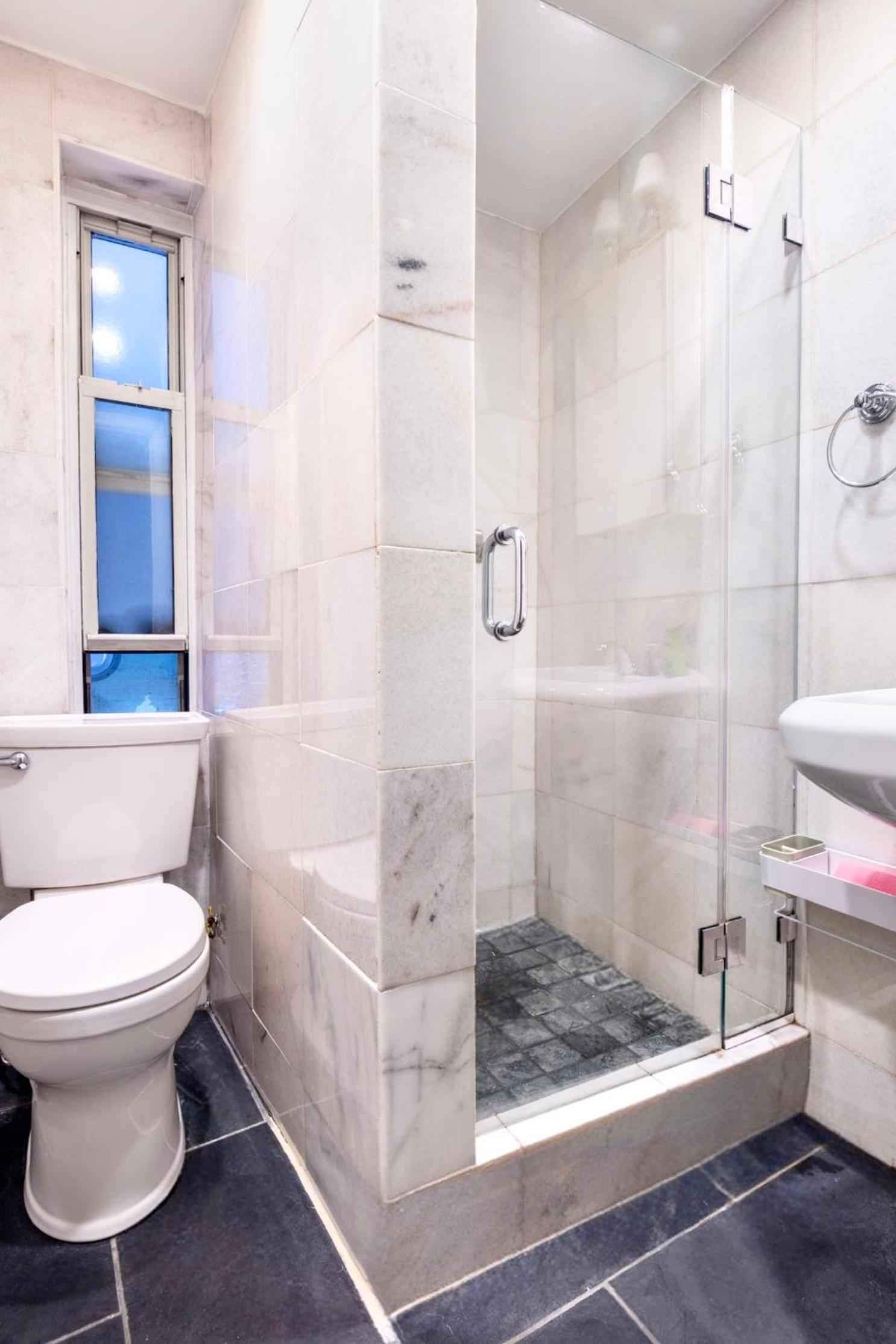 2 Bedroom Home In Lower Manhattan