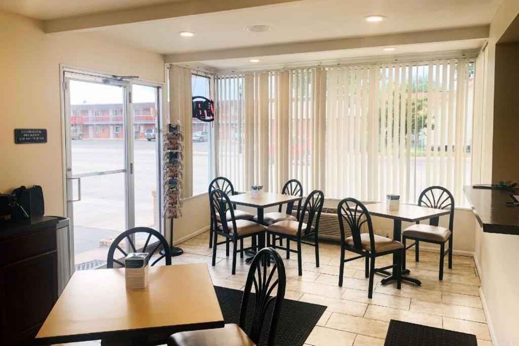 Rodeway Inn & Suites view 3